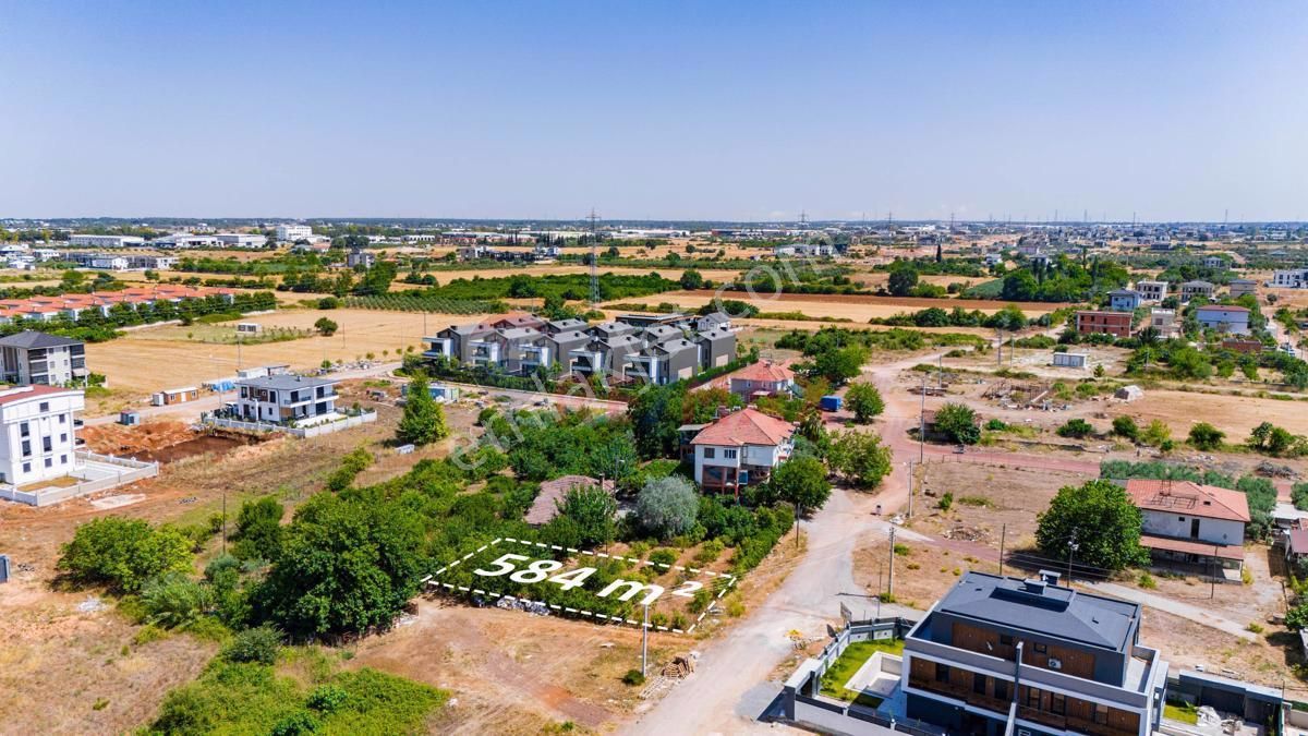 Döşemealtı Altınkale Satılık Villa İmarlı Antalya Döşemealtı Altınkale'de Satılık 584 m2 Villa İmarlı Arsa