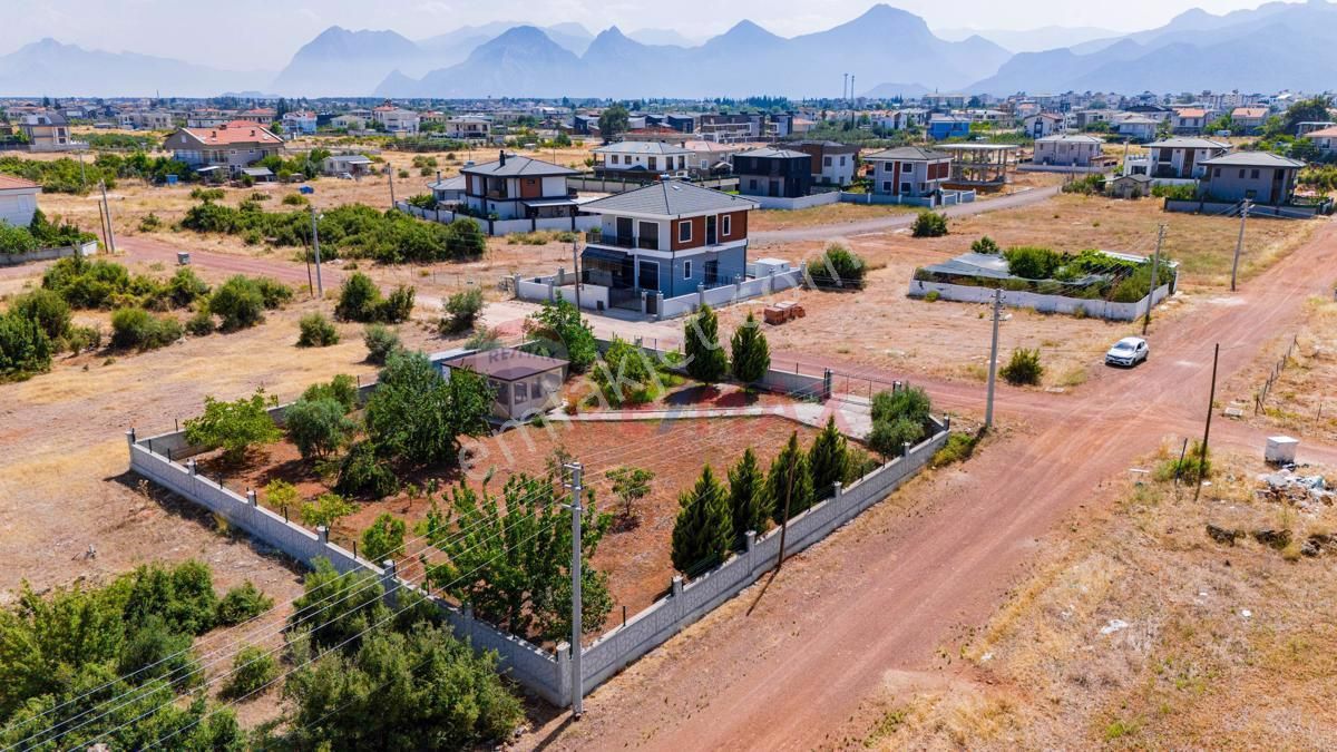 Döşemealtı Altınkale Satılık Villa İmarlı Antalya Döşemealtı Altınkale'de Satılık 960 m2 Villa İmarlı Arsa