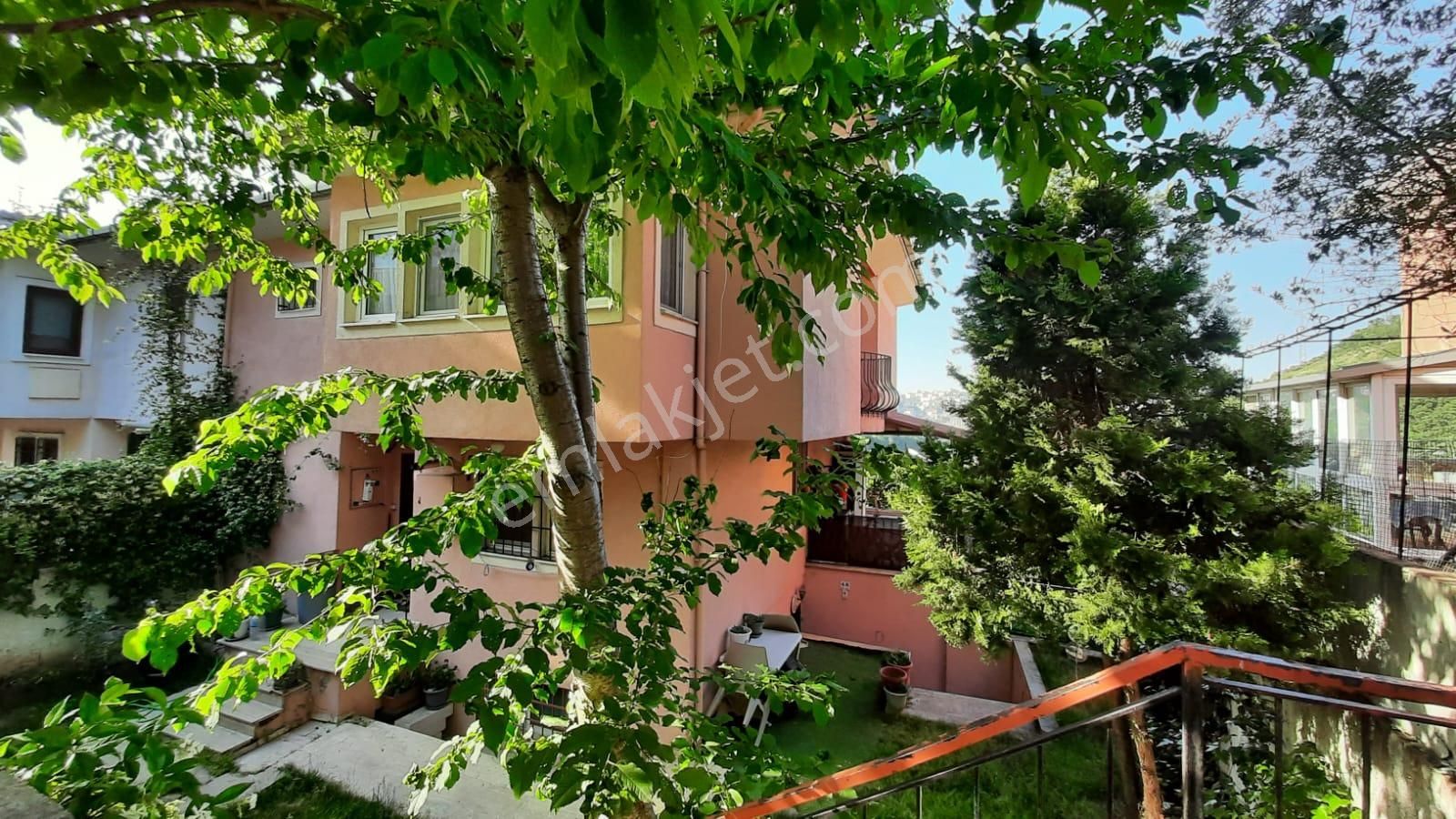 Üsküdar Çengelköy Satılık Villa  USTA SONNOKTA GAYRIMEKUL DEN SATILIK VILLA