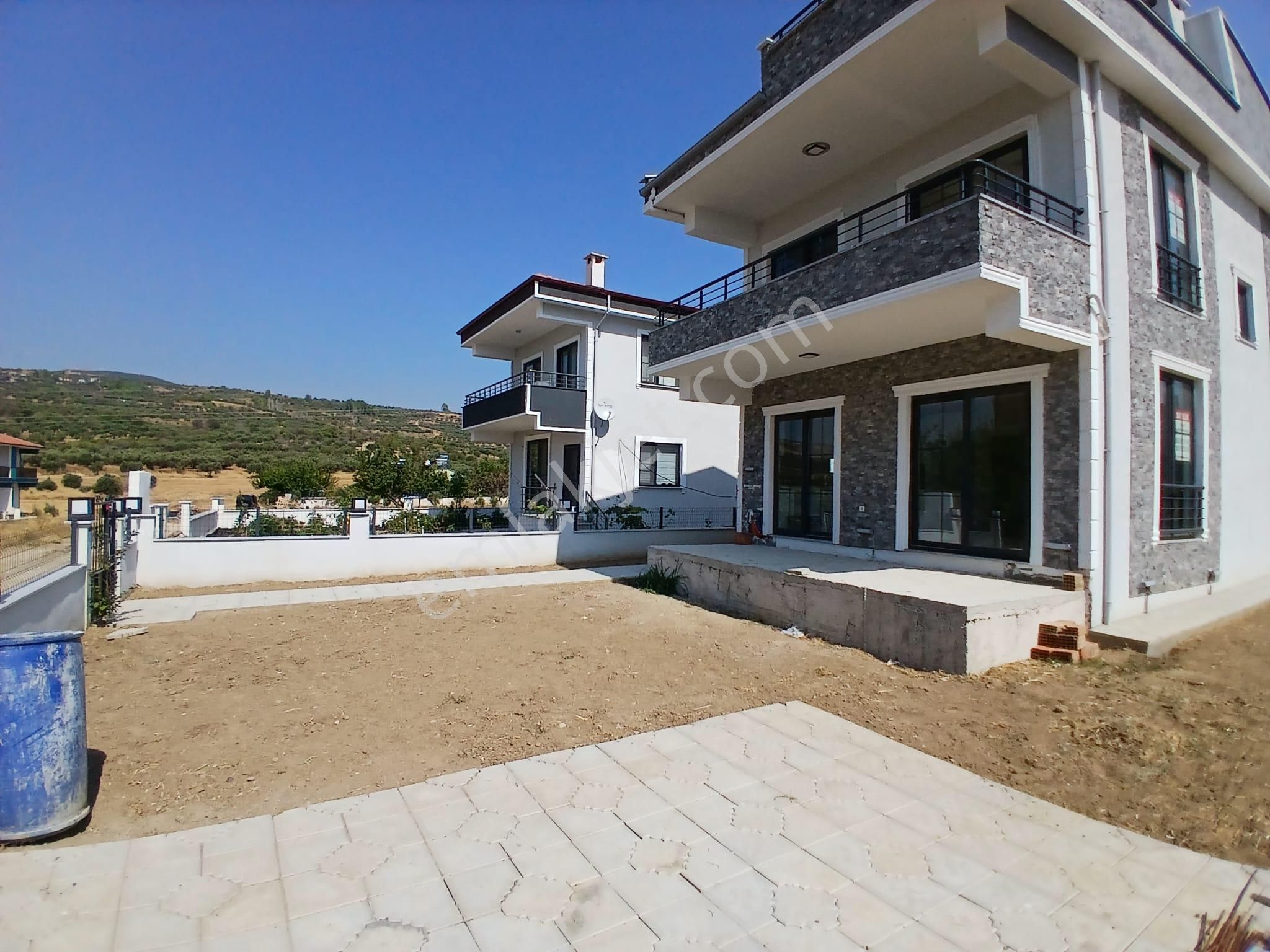 Şarköy Mürefte Satılık Villa Mürefte 295m2 Arsa İçinde 170m2 Deniz Manzaralı Bahceli Dubleks