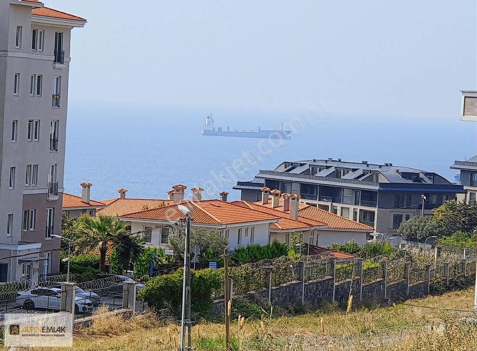 Beylikdüzü Sahil Satılık Konut İmarlı Yakuplu marinaya komşu 887 m2 satılık konut arsası