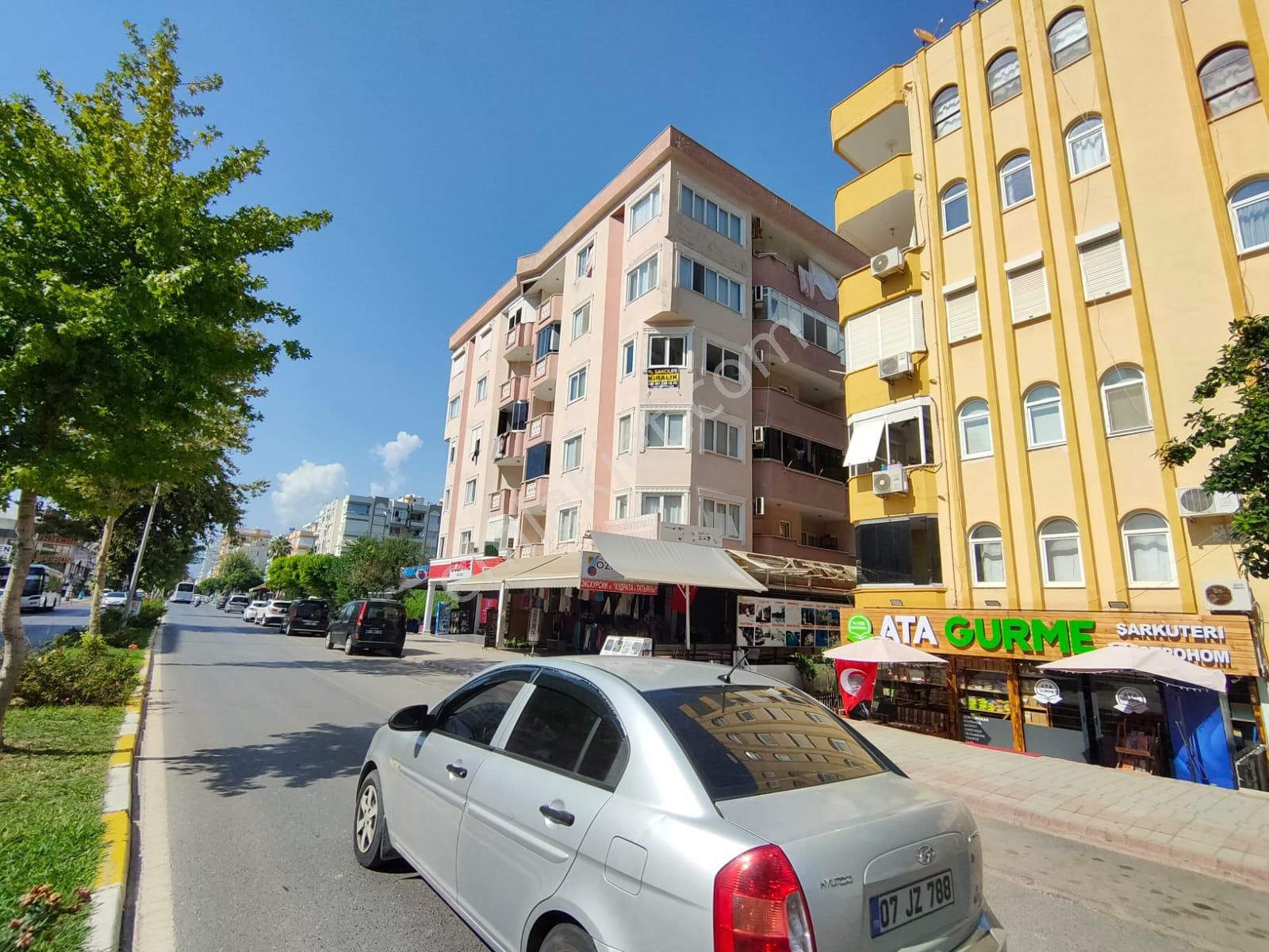 Alanya Mahmutlar Kiralık Daire SAKOLIFE GAYRİMENKUL DEN MAHMUTLAR DA 3+1 KISMI EŞYALI