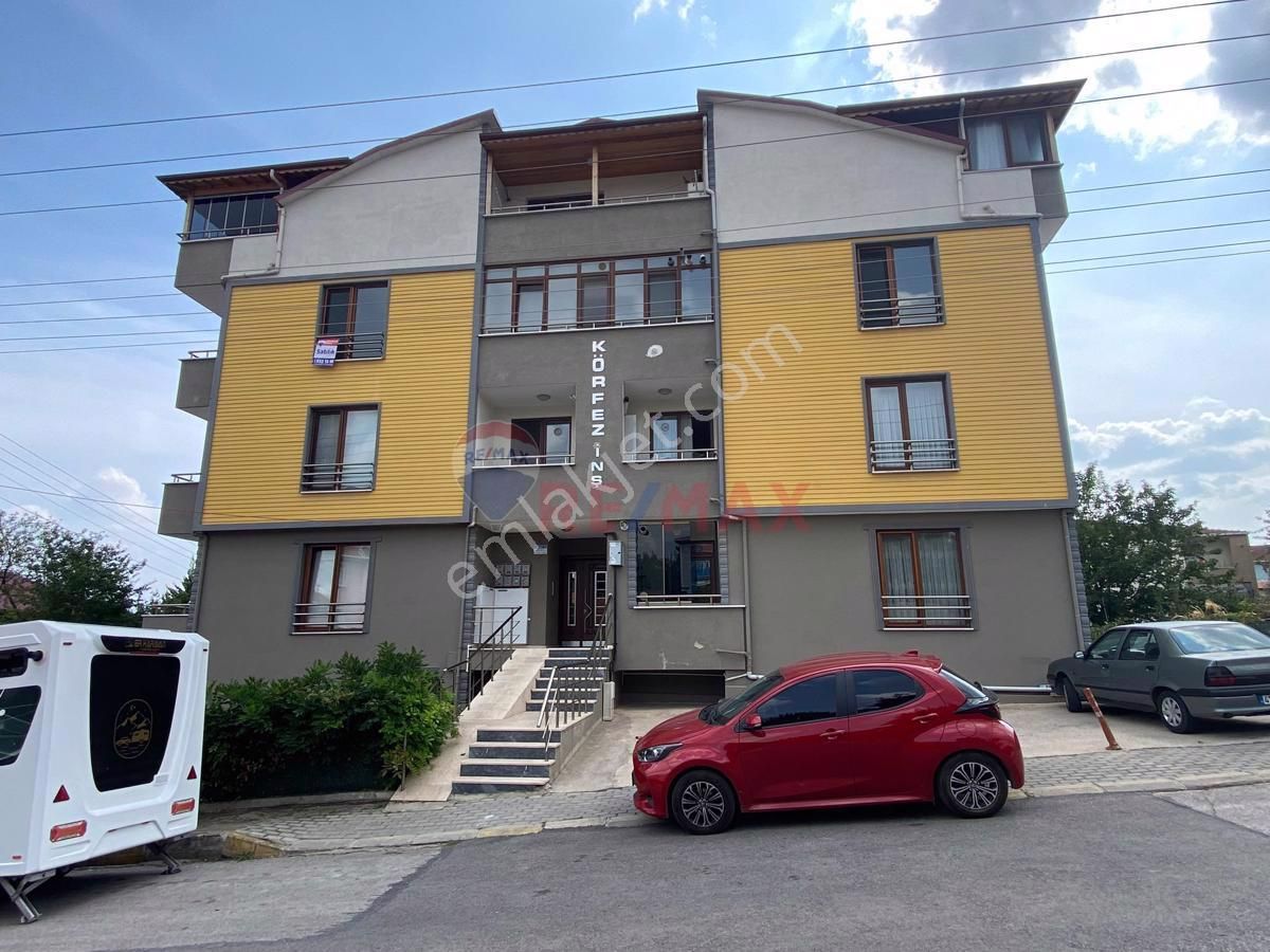 Derince Dumlupınar Satılık Daire DERİNCE DUMLUPINAR MAHALLESİNDE DENİZ MANZARALI SATILIK 4+1 ÇATI DUBLEKS DAİRE