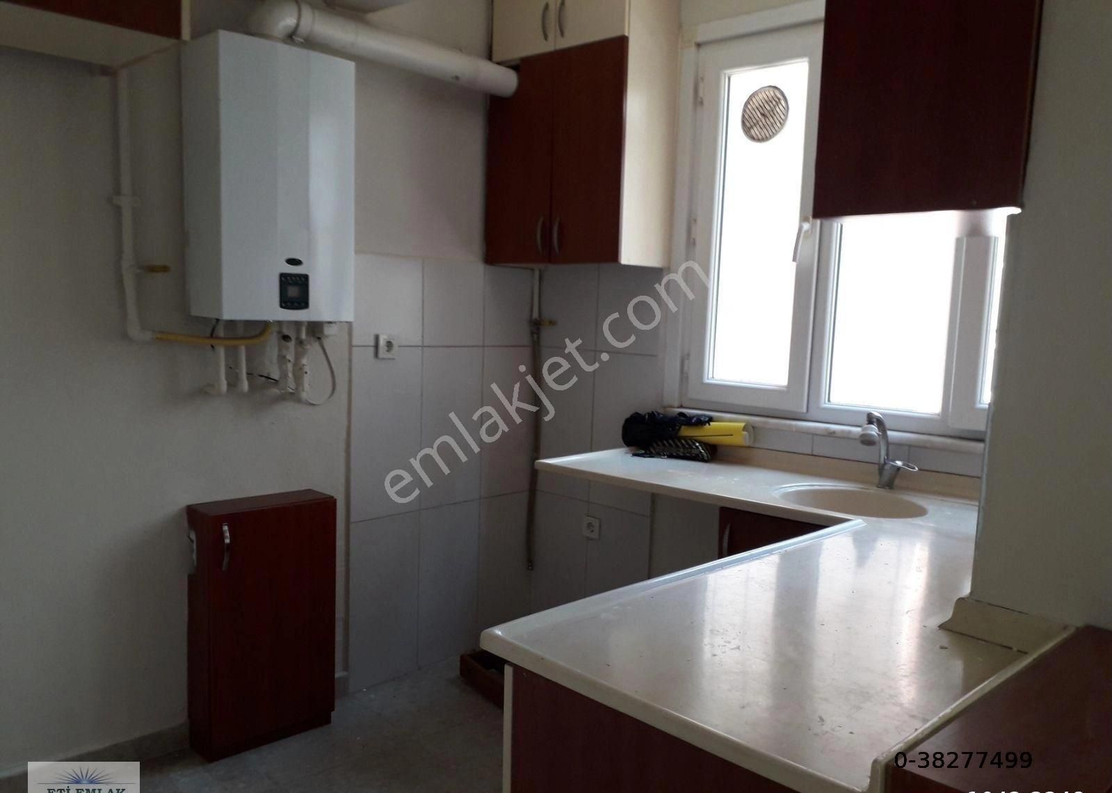 Beşiktaş Ortaköy Kiralık Daire ETİ'DEN ORTAKÖY 'DE ULUS DURAĞINA, SAHİLE YAKIN 3+1 120M2 KOMBİLİ, BALKONLU, YENİLENMİŞ,YÜKSEK GİRİŞ