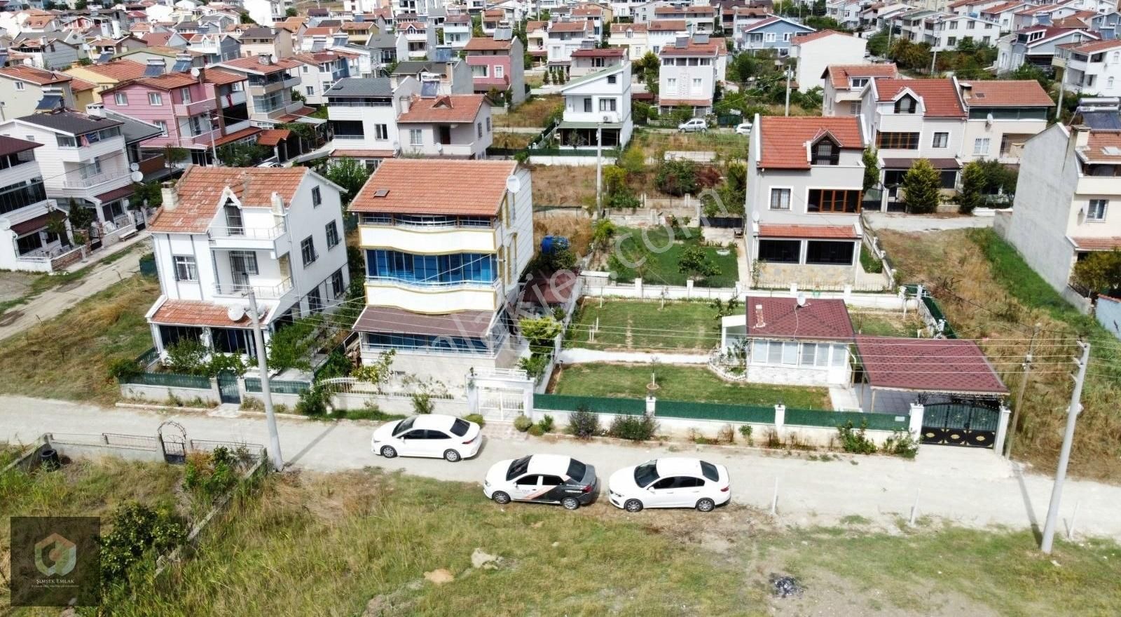 Marmaraereğlisi Yeniçiftlik Satılık Villa YENİÇİFTLİK SATILIK MÜSTAKİL VİLLA 465m2 ARSA İÇERİSİNDE EŞYALI