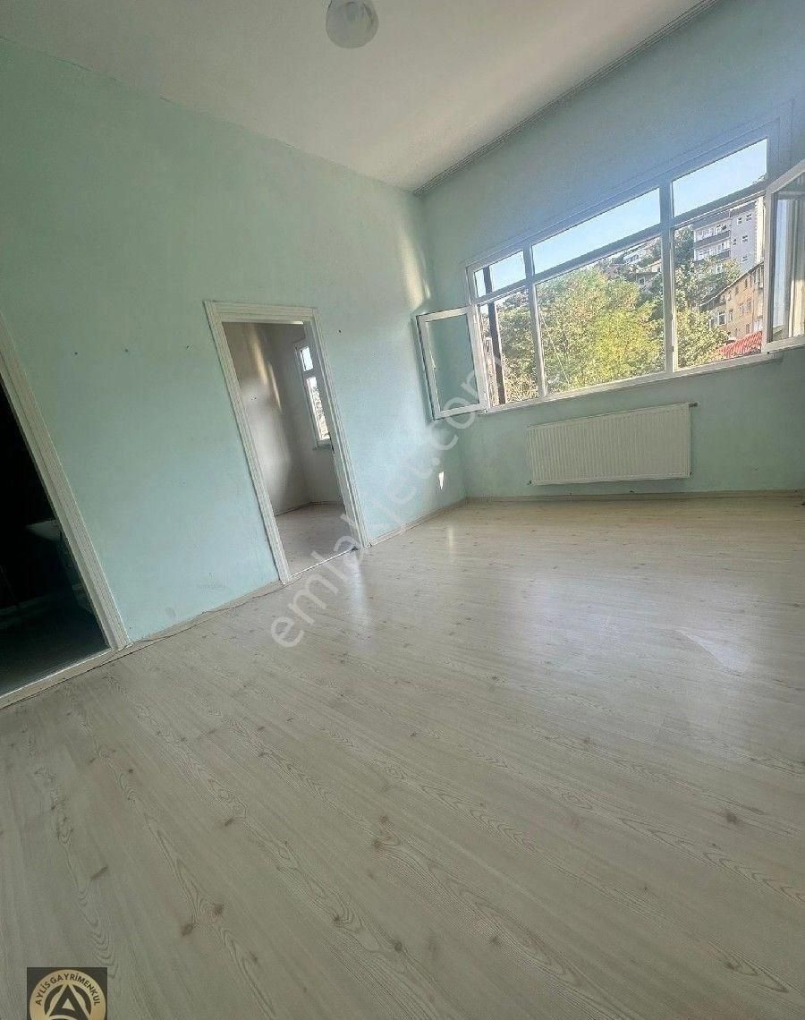 Sarıyer Tarabya Kiralık Daire Sarıyer Tarabya üstünde 1+1 kiralık daire