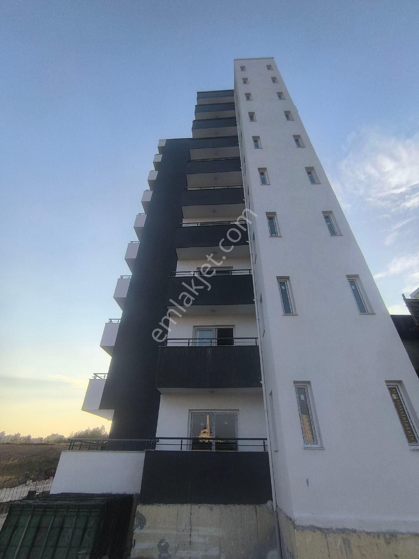 Demirhan Emlak'tan Uygun Fiyata Satılık Daire Sıfır Bina Yatay Mimari - Görsel 2