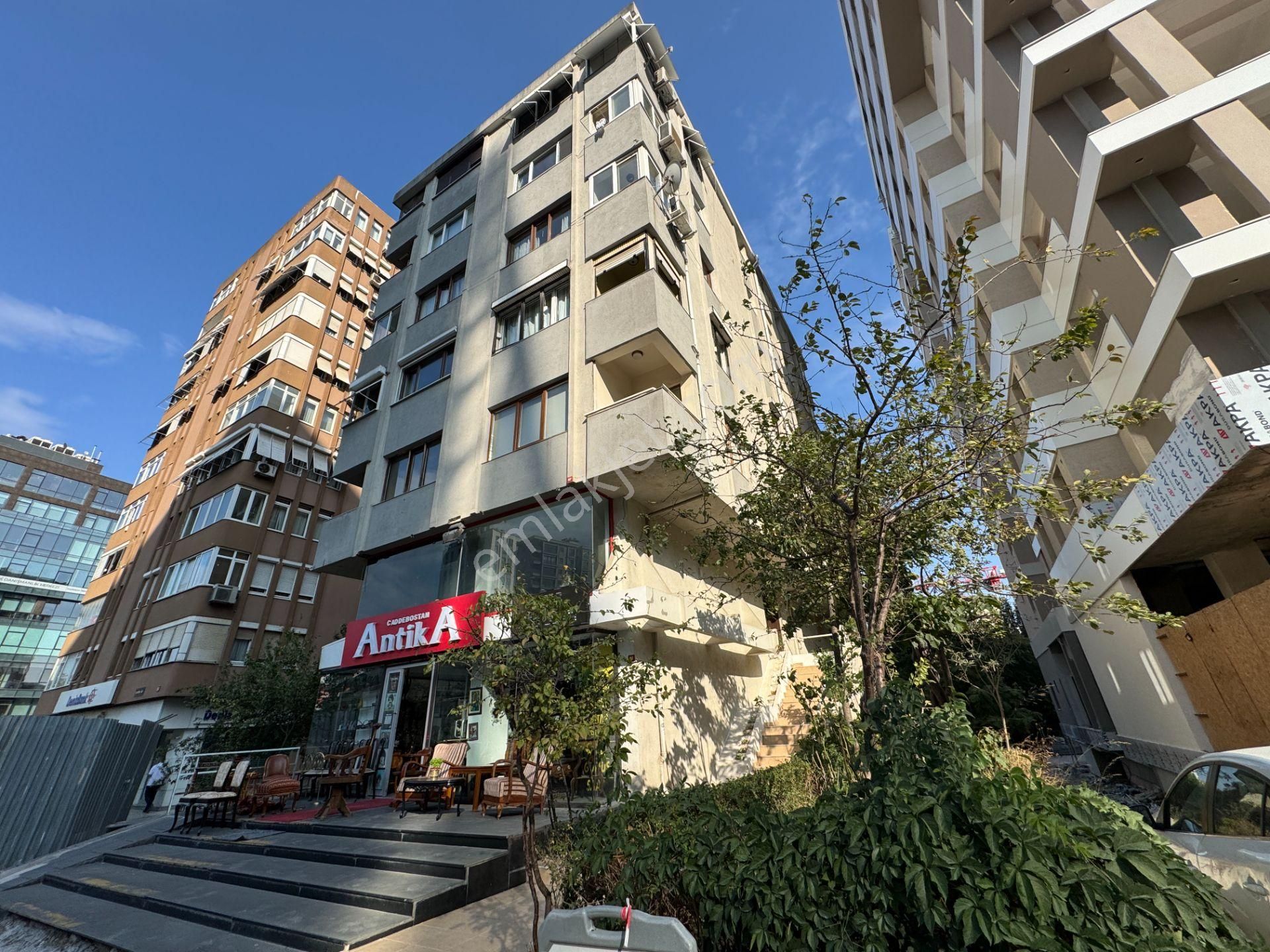 Kadıköy Göztepe Satılık Daire TURYAP GÖZTEPE DEN GÖZTEPE MERKEZDE DE 3+1 SATILIK DAİRE