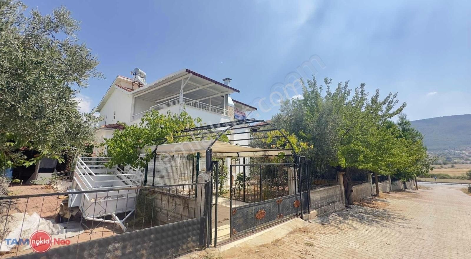 Döşemealtı Dağbeli Satılık Villa Dağbeli'nde Önü Açık Bakımlı Villa