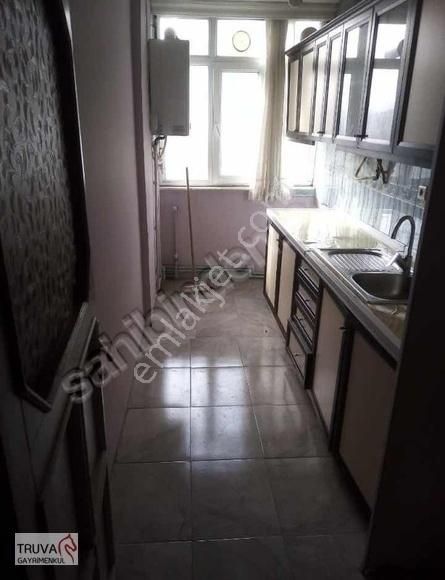 Pendik Yenişehir Satılık Daire Yenişehir mah inci sitesinde yatırımlık 75 m2 güney cephe 2+1