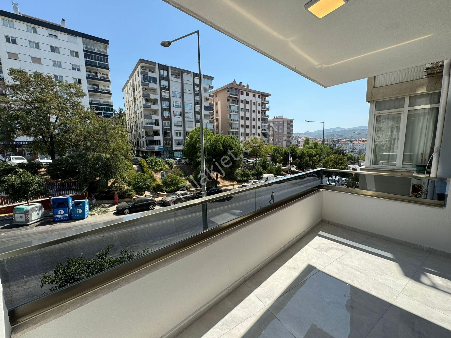 Konak Göztepe Satılık Daire  YELEN EMLAKTAN İNÖNÜ CADDESİNDE FUL LÜX SATILIK DAİRE