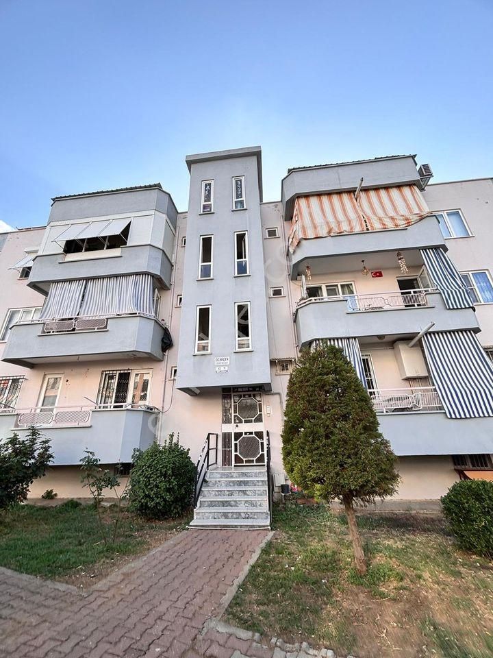 Nazilli Yıldıztepe Satılık Daire  NAZİLLİ YILDIZTEPE MAHALLESİNDE SATILIK 3+1 DAİRE      CADDE ÜZERİNDE 3+1 135 M2 