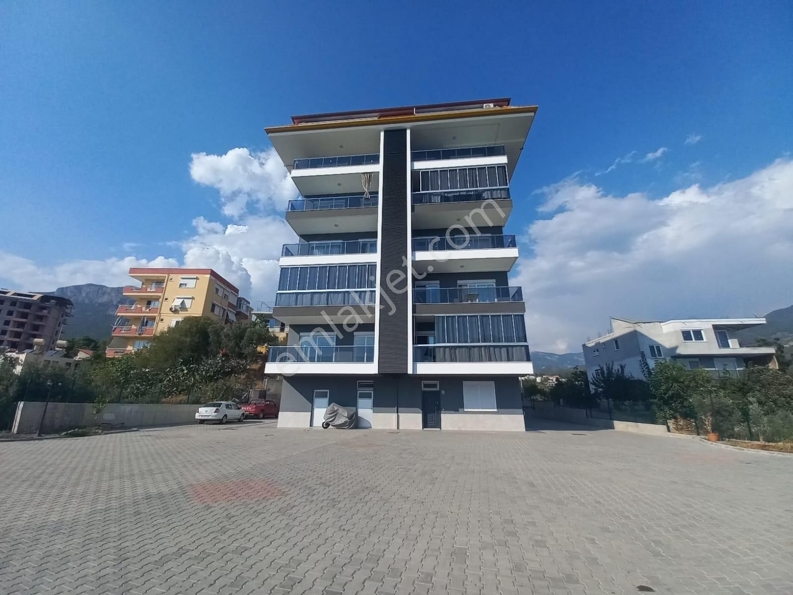 Alanya Çıplaklı Satılık Daire  ALANYA ÇIPLAKLI  2+1 AYRI MUTFAK KISMİ DENİZ MANZARALI SATILIK DAİRE