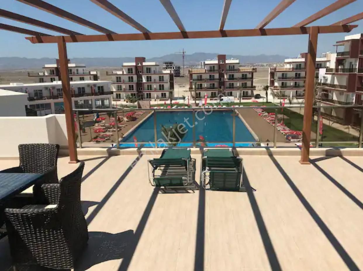 İskele Boğaz Satılık Daire İskele Long Beach Full Eşyalı 1+1 Penthouse