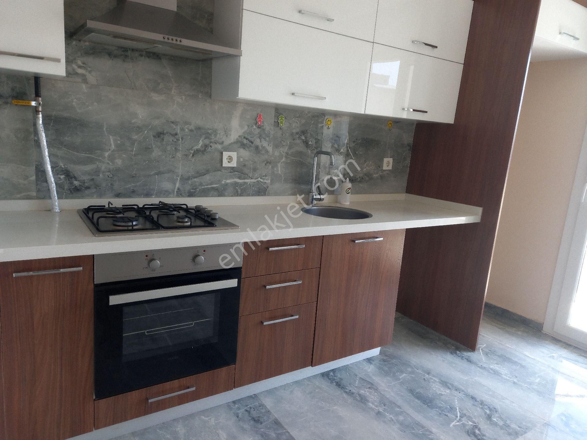 Menderes Cüneytbey Satılık Daire MENDERES CÜNEYTBEY MAHALESINDE 2+1 SATLIK DAİRE 