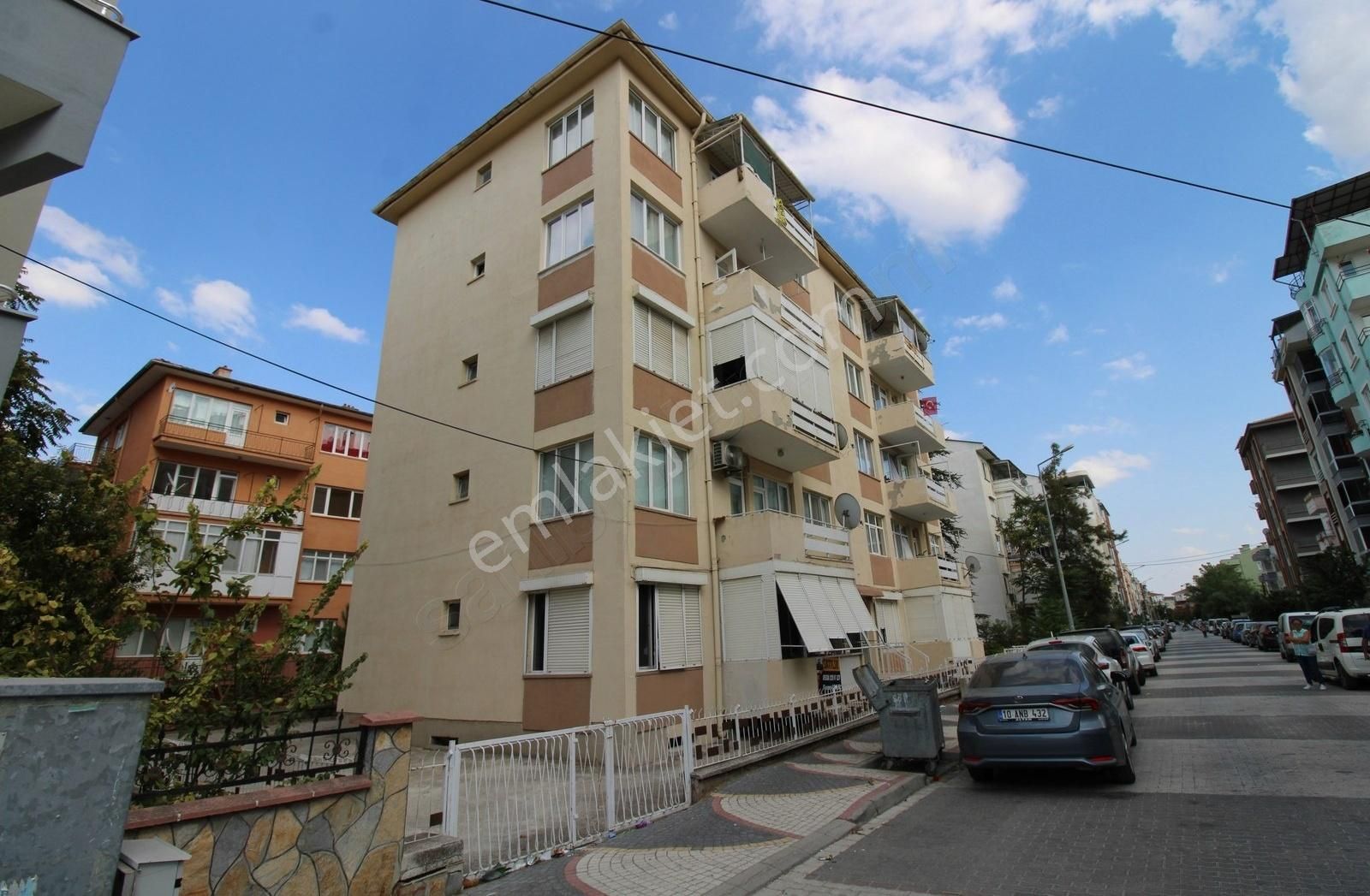 Altıeylül Bahçelievler Satılık Daire GOOD INVEST YÖNDEN BAHÇELİEVLER CADDESİNE SATILIK 3+1 DAİRE