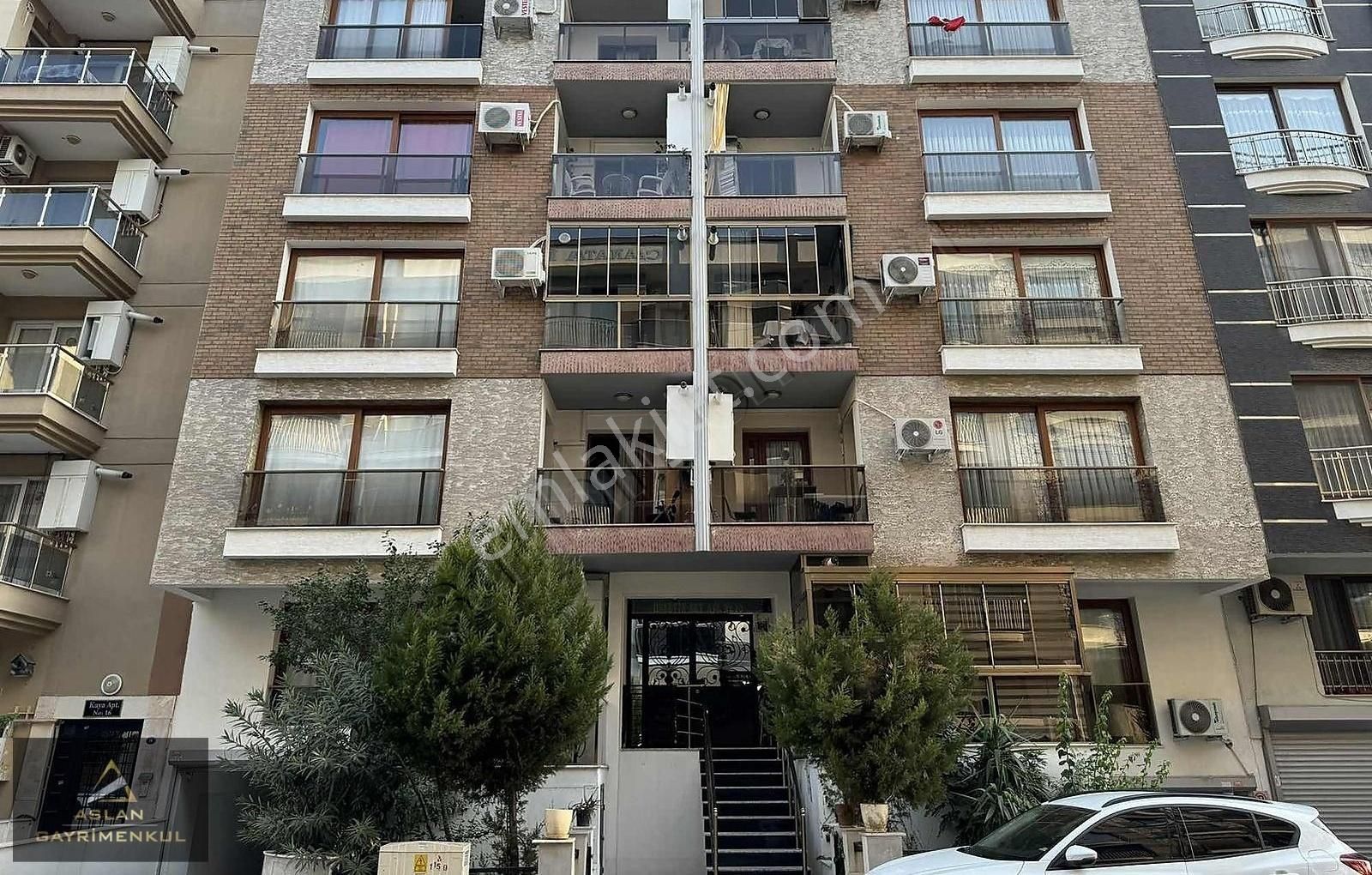 Karşıyaka Örnekköy Satılık Daire ASLAN'DAN Y.GİRNE CADDE YAKINI, K.MUTFAK SATILIK 2+1 DAİRE