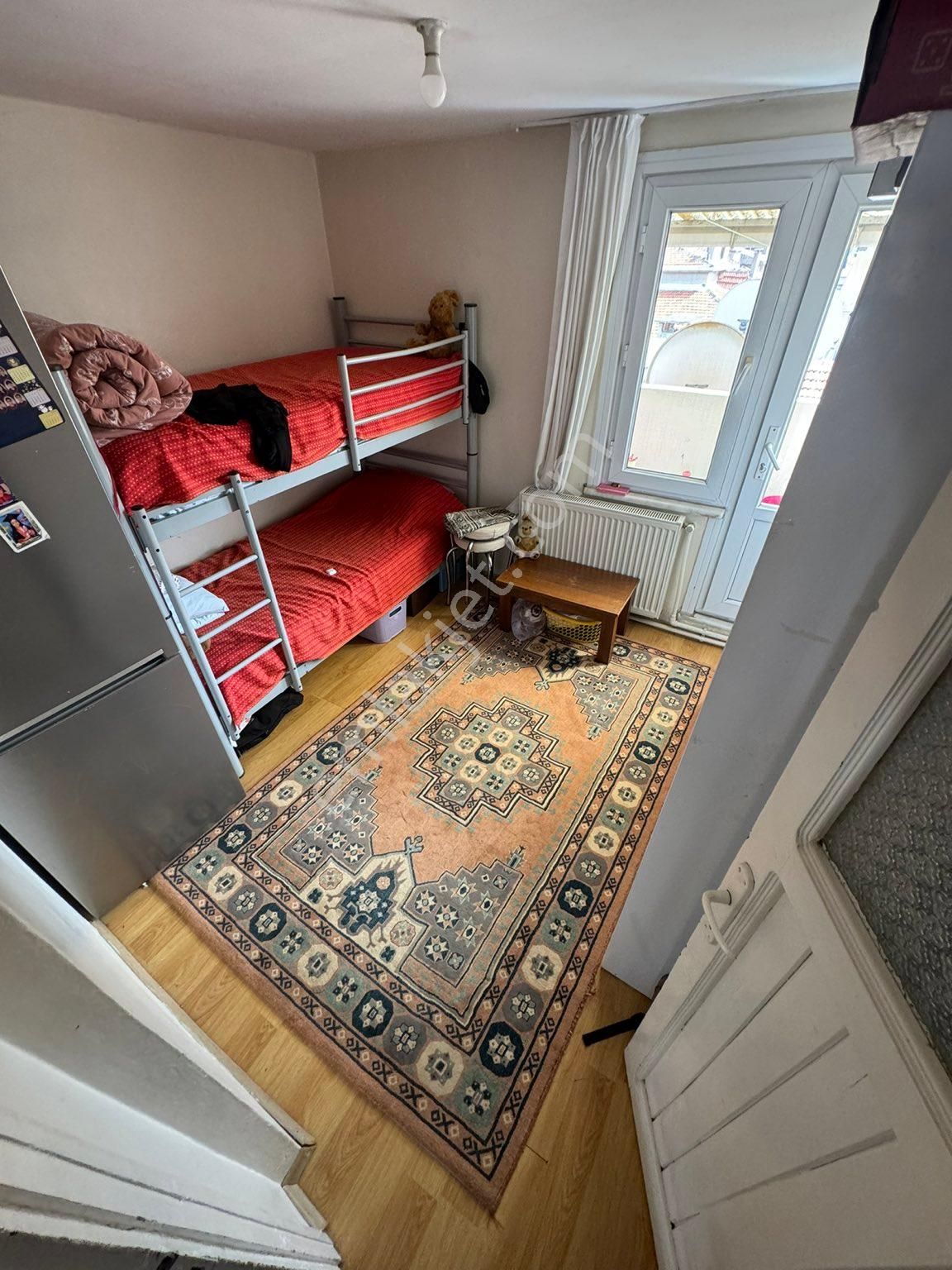 Sirinevler Meydan Da Satılık Çatı Kat 2+1 Eski Daire - Görsel 26