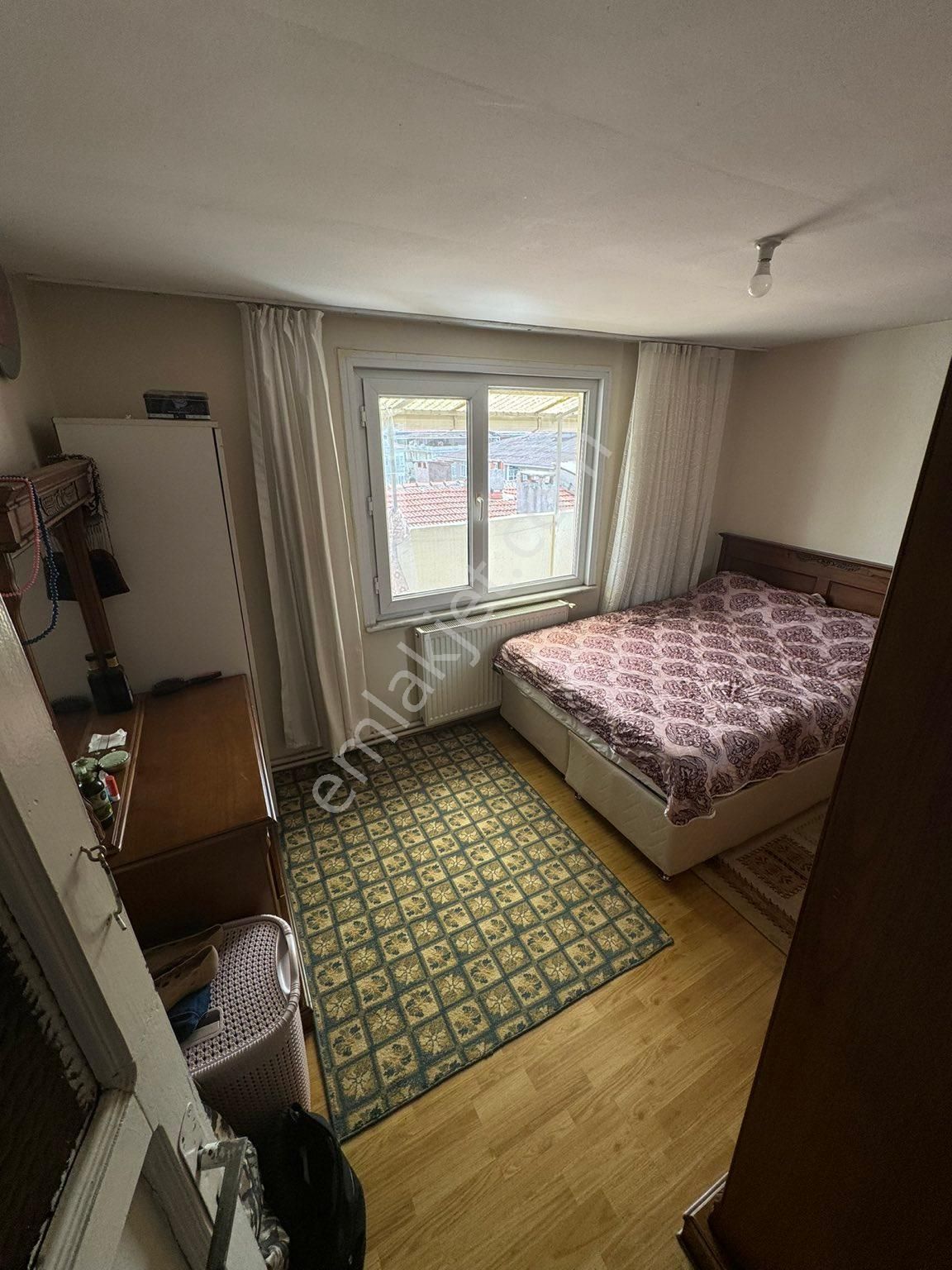 Sirinevler Meydan Da Satılık Çatı Kat 2+1 Eski Daire - Görsel 28