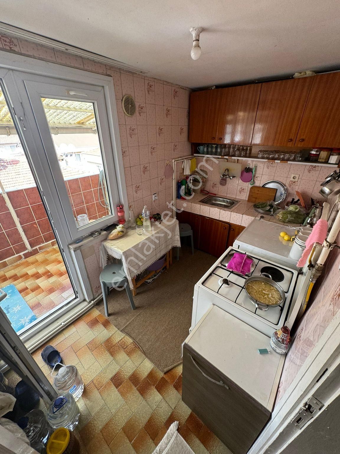 Sirinevler Meydan Da Satılık Çatı Kat 2+1 Eski Daire - Görsel 17