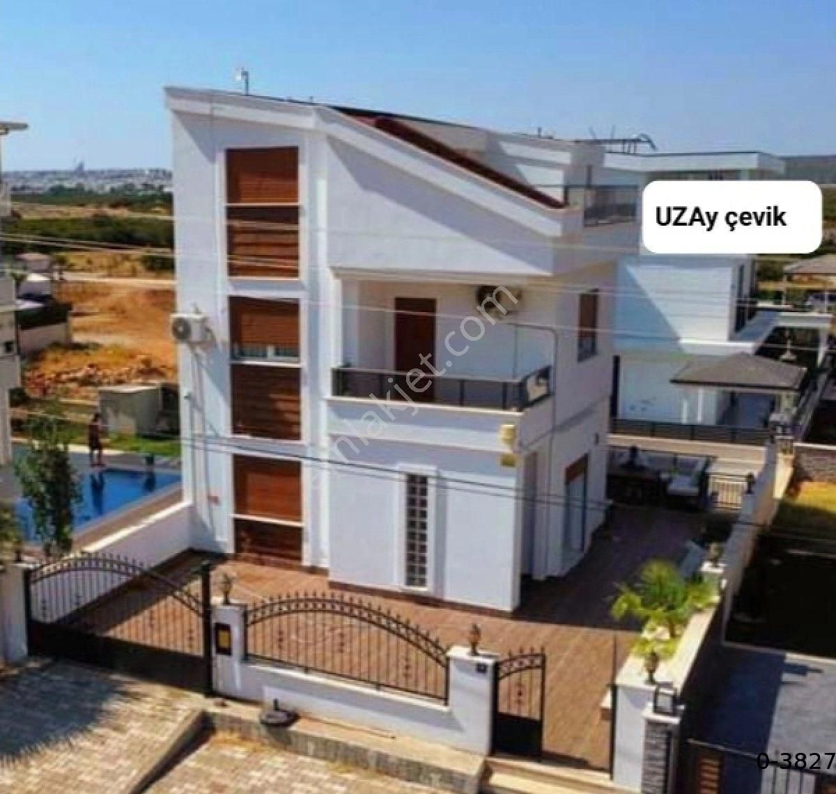 Didim Altınkum Satılık Villa Didim'de Altınkum Plajına 1.5 Km Mesafede Satılık 5+1 Tam Müstakil Villa