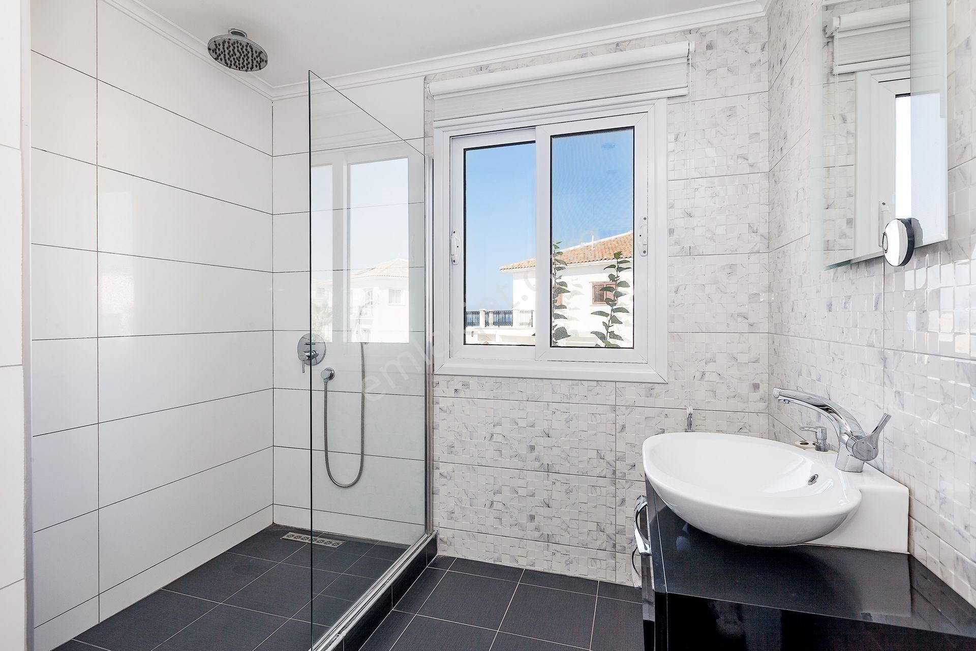 Kıbrıs, Girne'de Sea Magıc Park Vıllas 5+1 Satılık Villa