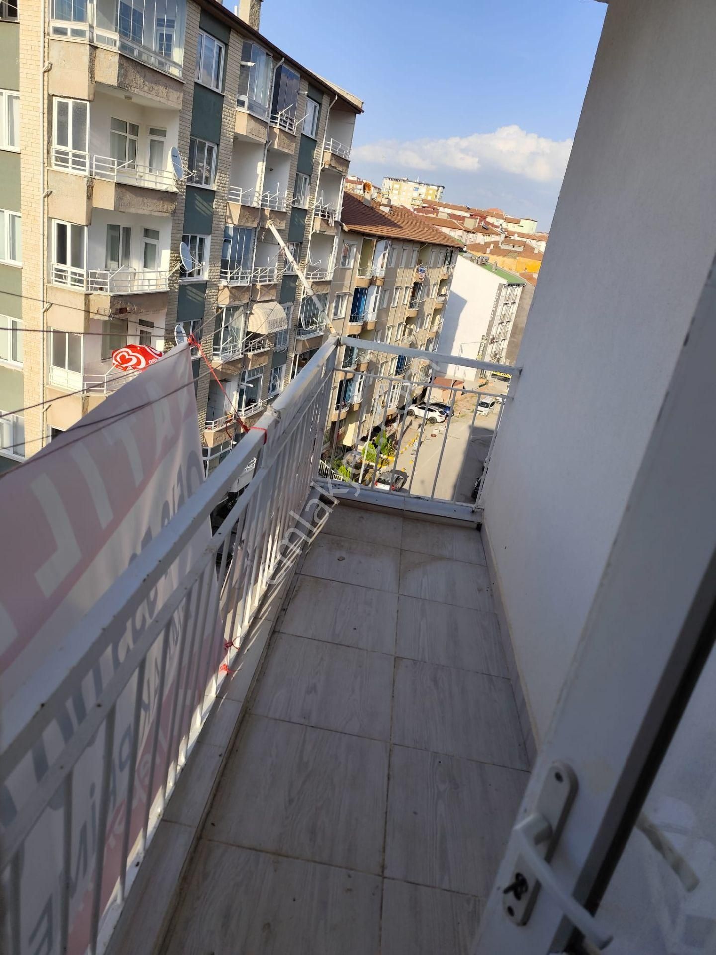 Şehir Merkezinde Satılık 3+1 Fırsat Daire - Görsel 32