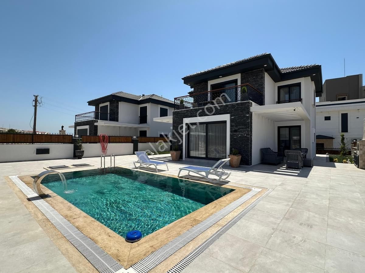 Didim Efeler Satılık Villa FULL EŞYALI MÜSTAKİL 4+1 HAVUZLU VİLLA