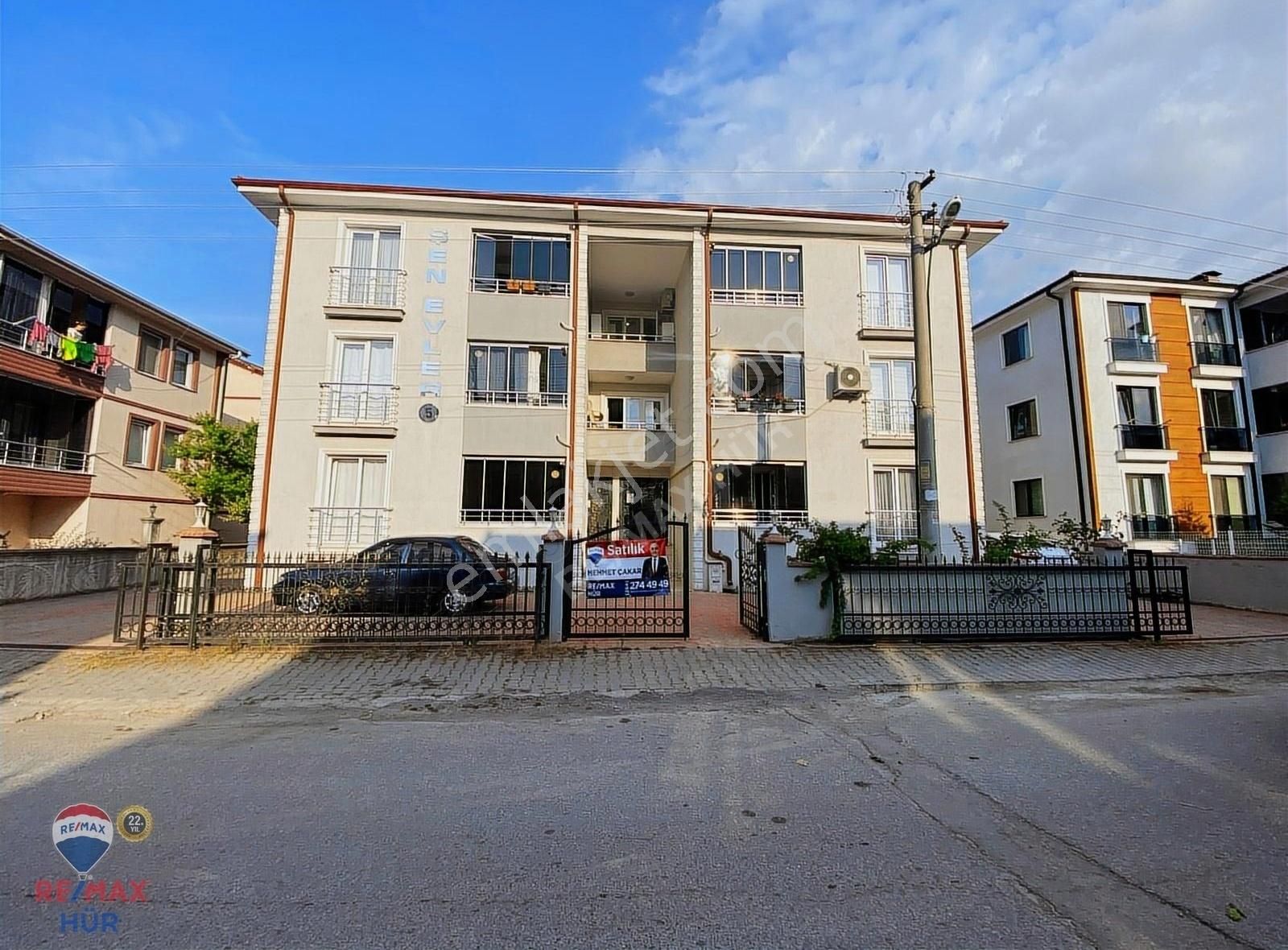 Erenler Yeşiltepe Satılık Daire REMAX HÜR MEHMET ÇAKAR'DAN ERENLER'DE SATILIK ARAKAT DAİRE...