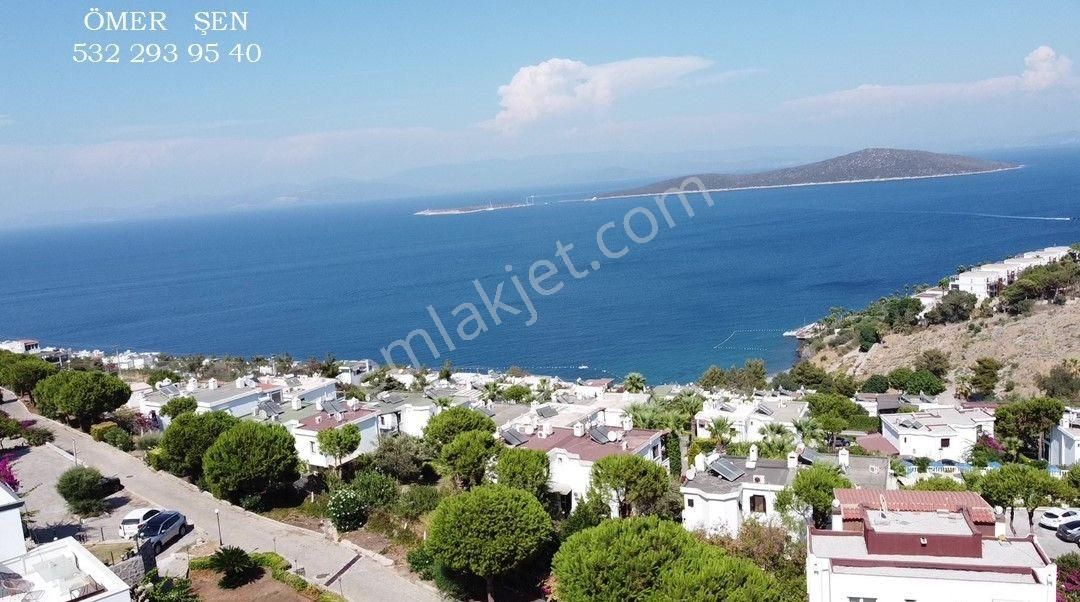 Bodrum Gündoğan Satılık Villa Gündoğan Onurkent Sitesinde Trıplex 5+1 Plajlı