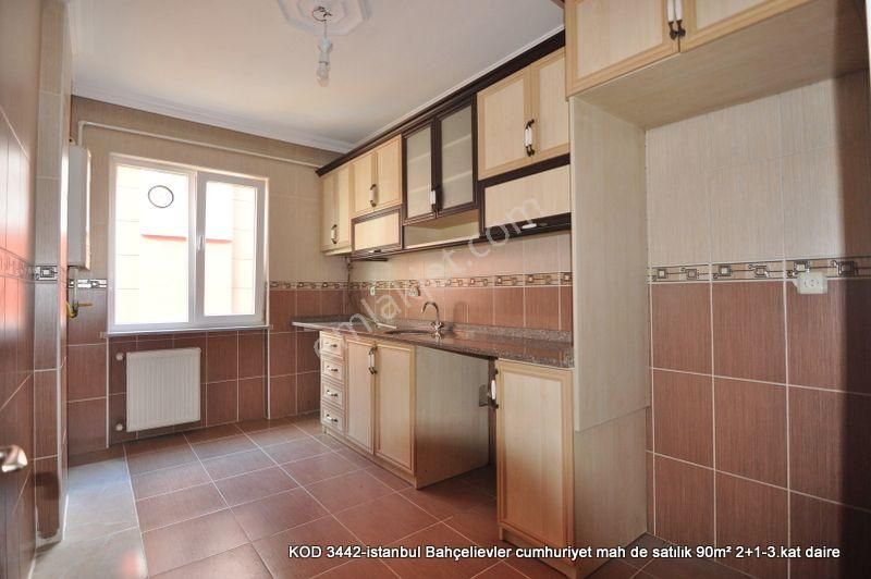 Bahçelievler Cumhuriyet Satılık Daire  istanbul Bahçelievler cumhuriyet mah de satılık 90m² 2+1-3.kat daire  