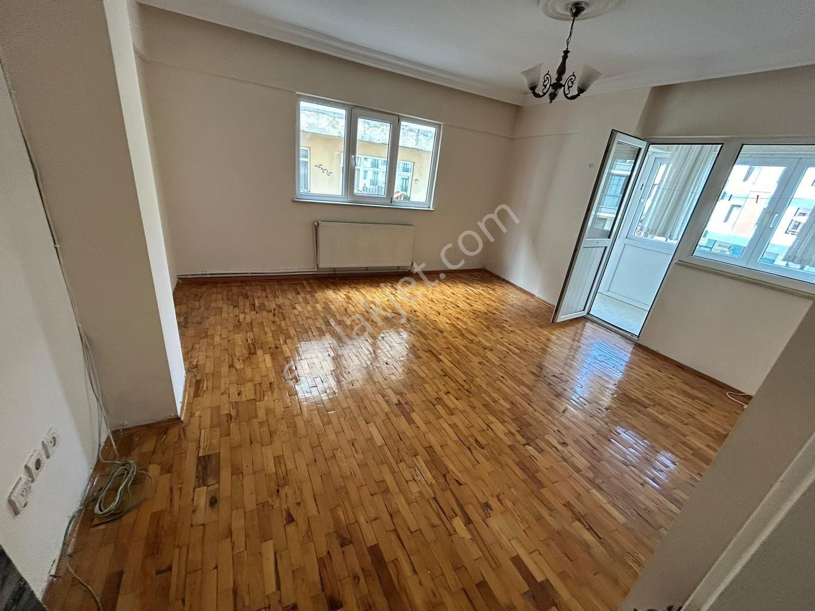 Ümraniye İstiklal Kiralık Daire Ümraniye istiklal mah 2+1 100m2 kiralık bekara daire