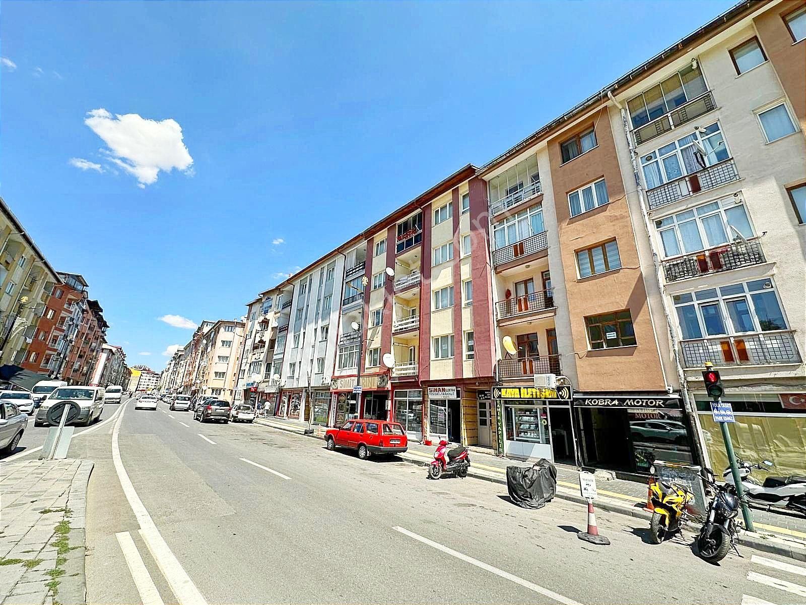 Sivas Merkez Yiğitler Satılık Daire KARAHAN EMLAK'TAN SATILIK DAİRE*YİĞİTLER MAH*DEMİRCİLERARDI CAD*2.KAT*130 M²-3+1 FULL YAPILI