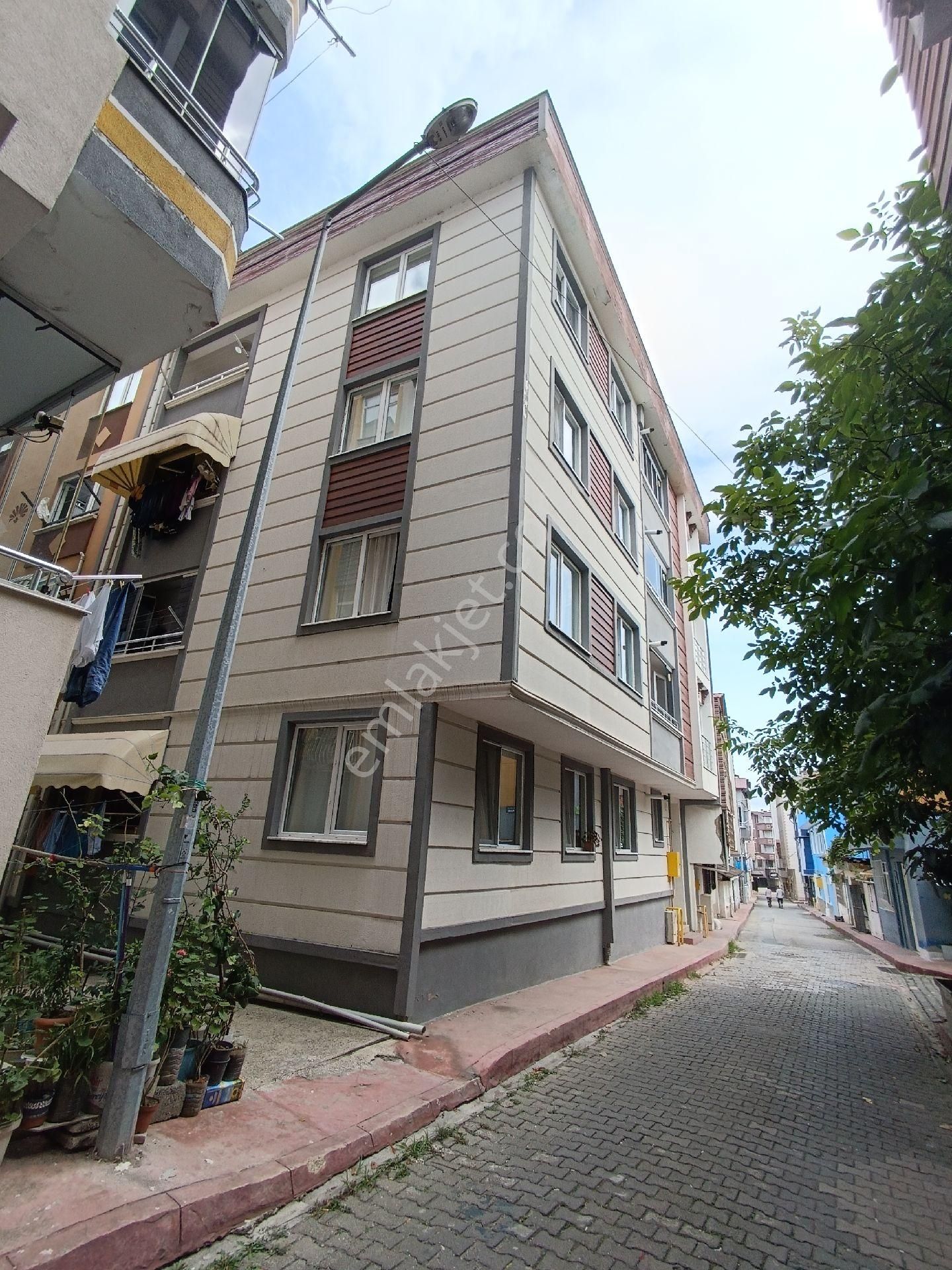 İlkadım İlyasköy Satılık Daire İLKADIM İLYASKÖY MAHALLESİNDE SATILIK DAİRE 