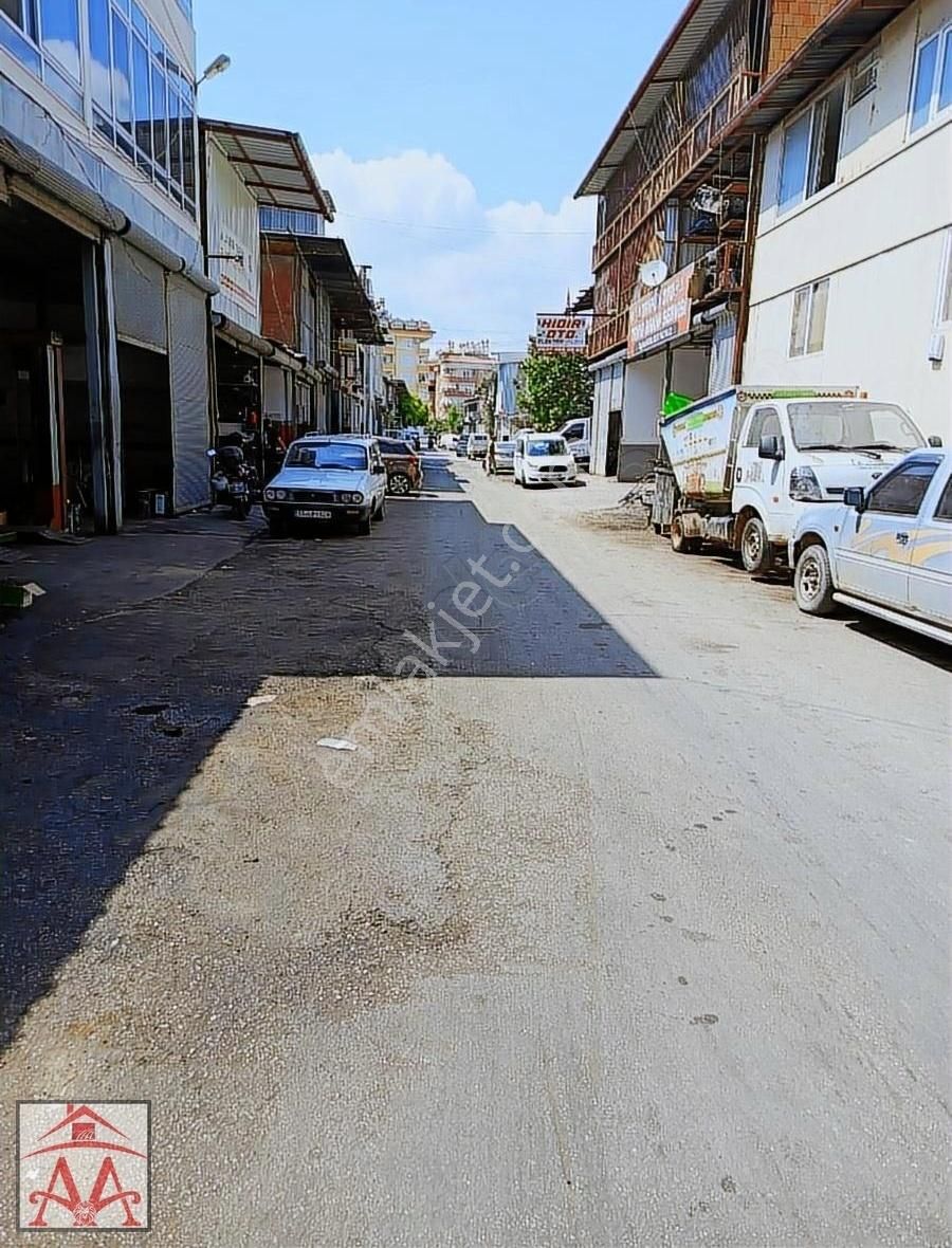 Alanya Cumhuriyet Satılık Atölye alanya sanayiinde satılık 3 katlı 500 m2 dükkan