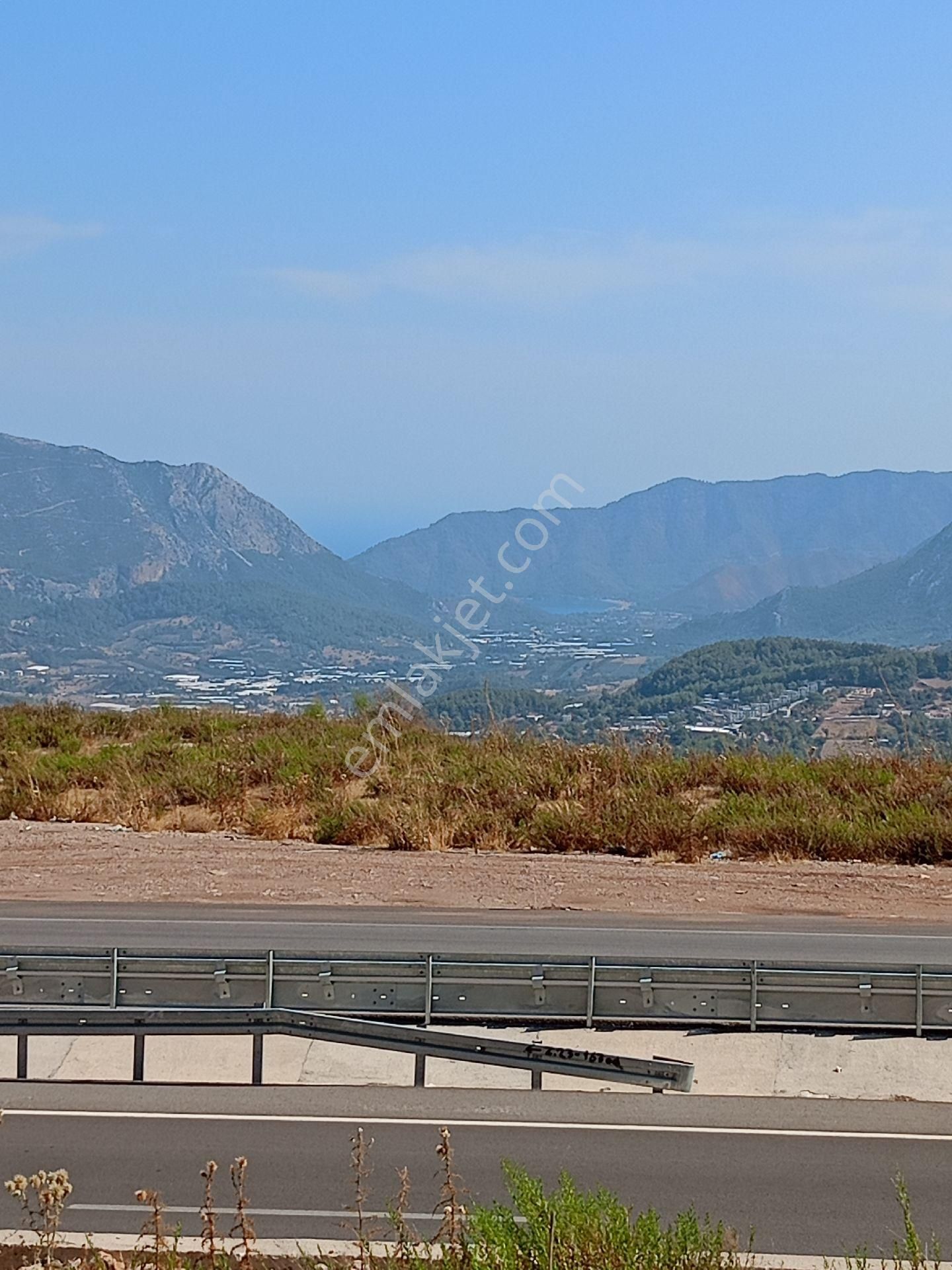 Kumluca Yazır Satılık Tarla Tek tapu deniz manzaralı anayol cephe li