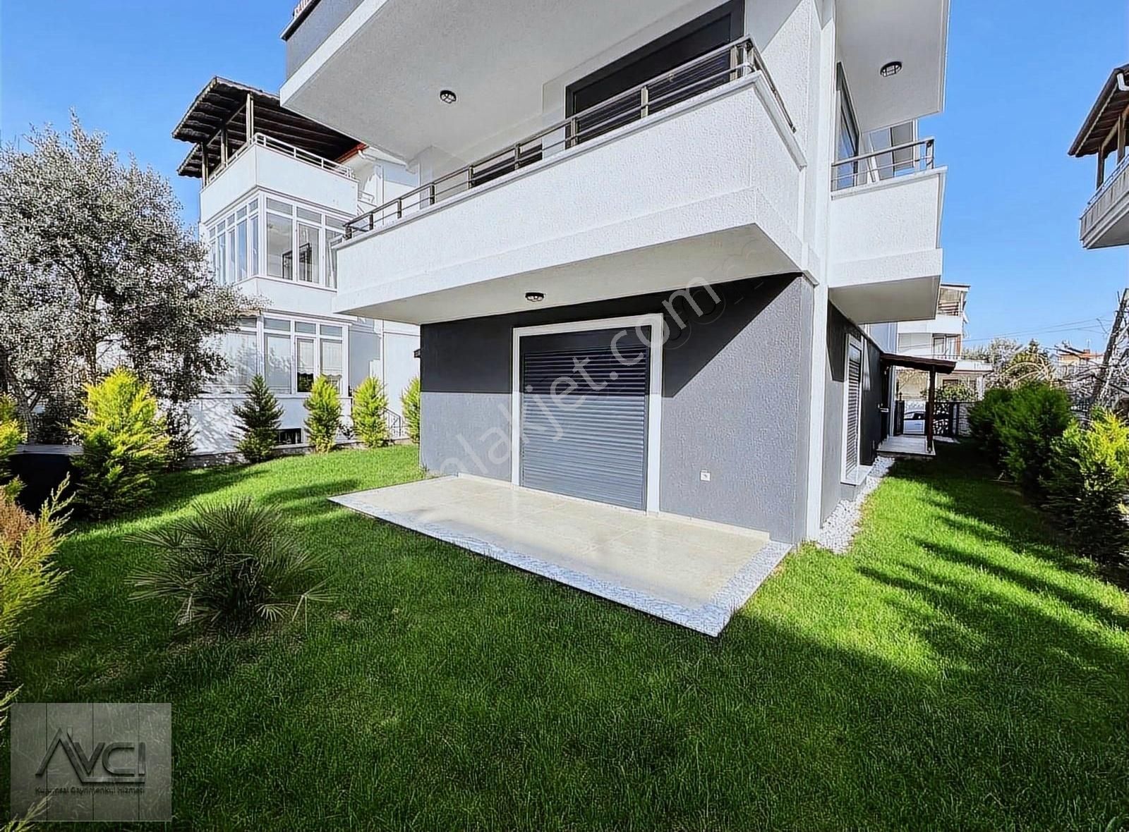 Edremit Güre Satılık Villa Avcı'dan Güre Sifir Triplex Bahce Teras Deniz Manzara