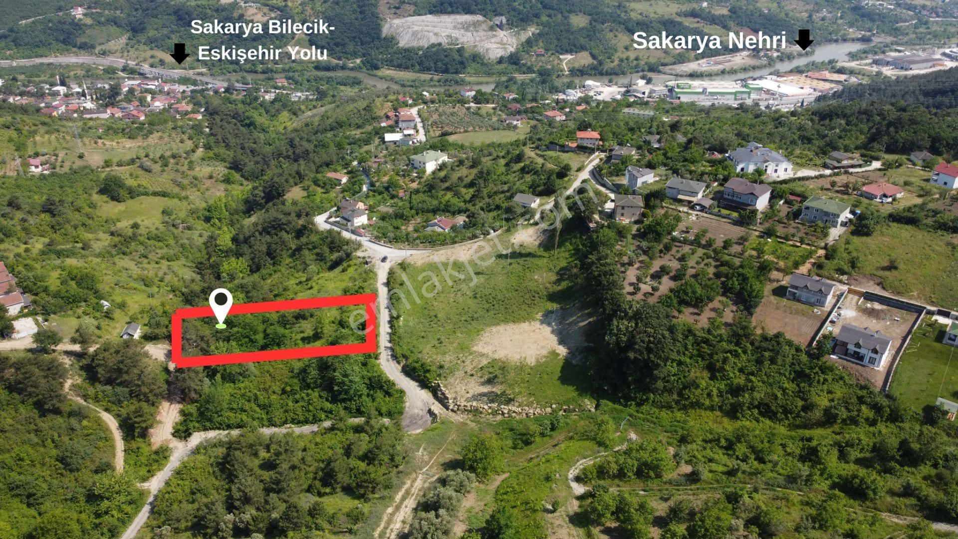 Geyve Köprübaşı Satılık Villa İmarlı  Sakarya Geyve Köprübaşı 1093 m² İmarlı Arsa (18m yola cepheli)