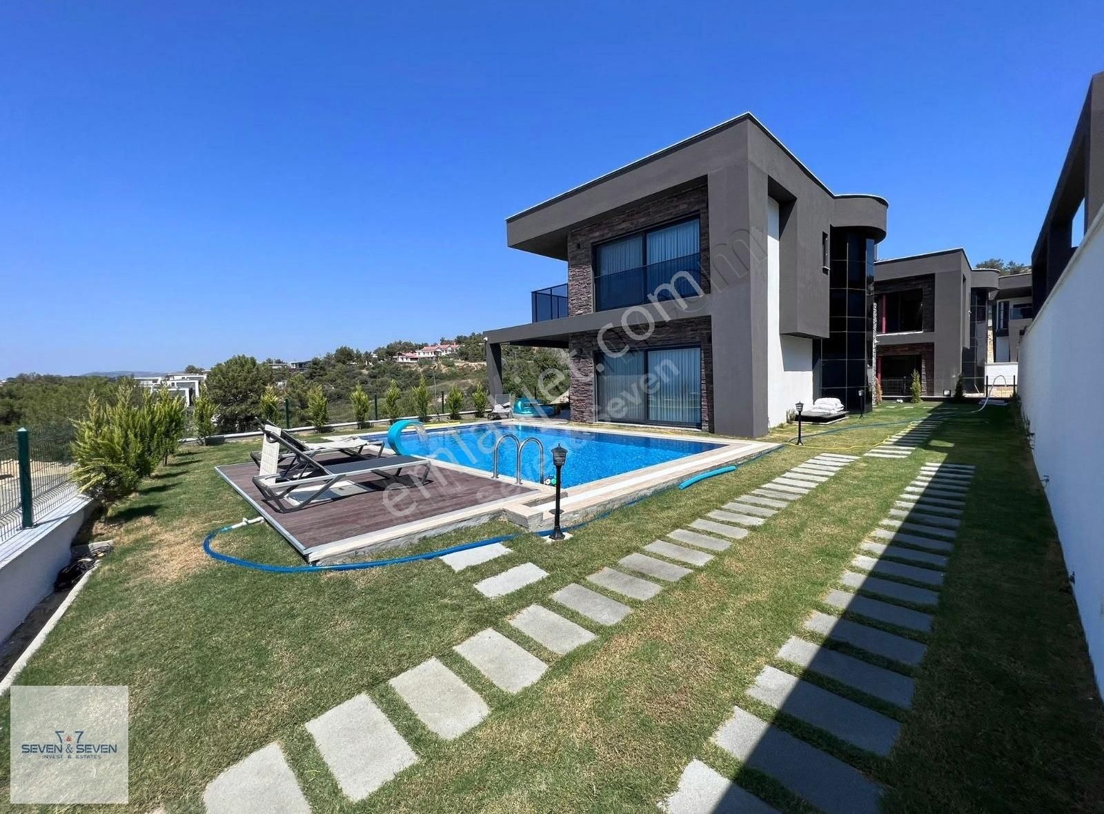 Kuşadası Soğucak Satılık Villa KUŞADASI SOĞUCAKTA FULL DENİZ MANZARALI VİLLA