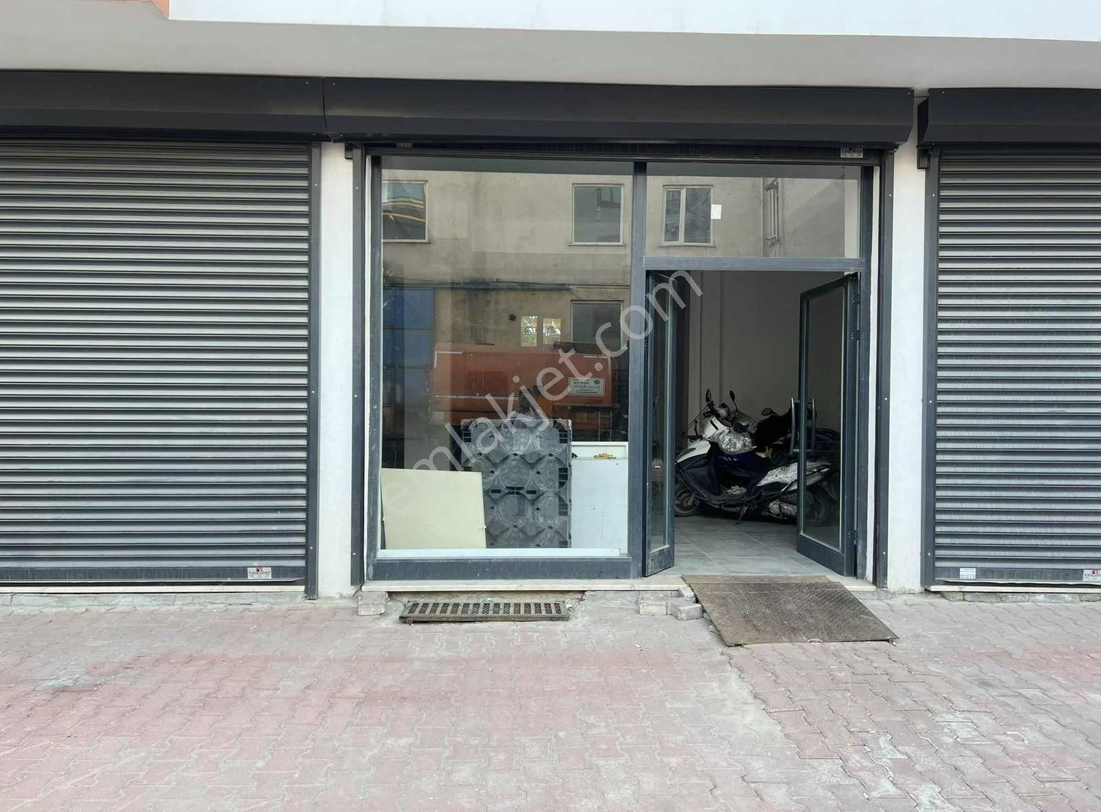 Esenyurt Orhan Gazi Kiralık Dükkan & Mağaza BAHÇEŞEHİR MOBİLYACILAR KARŞISI 212 M2 KİRALIK DÜKKAN & DEPO