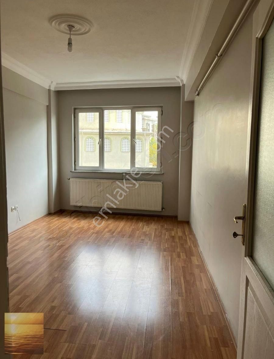 Beyoğlu Keçeci Piri Kiralık Daire 2+1 geniş büyük kiralık daire