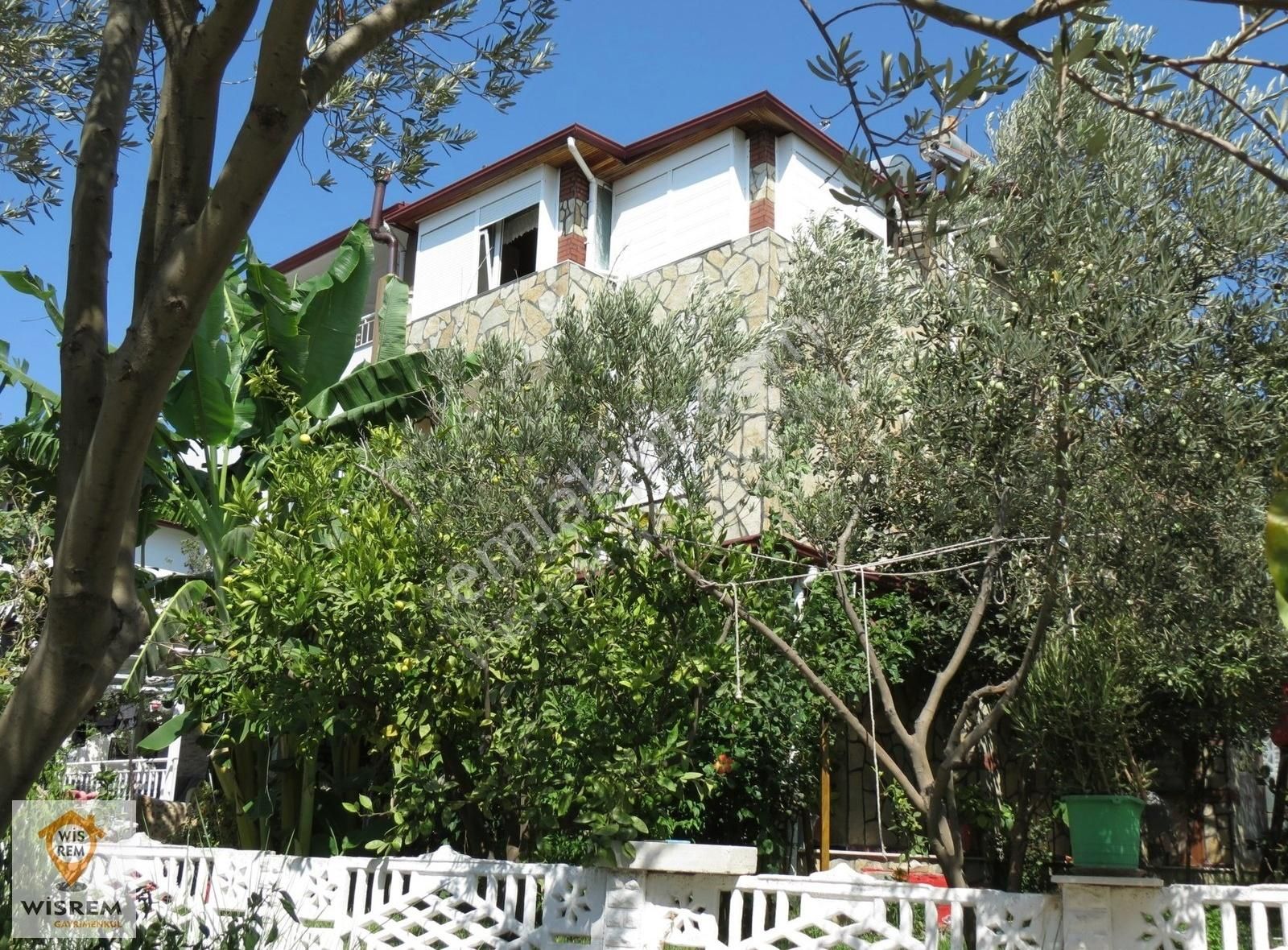 Kuşadası Soğucak Satılık Villa Kuşadasında Muhteşem Triplex Villa Wisrem Gayrimenkulden