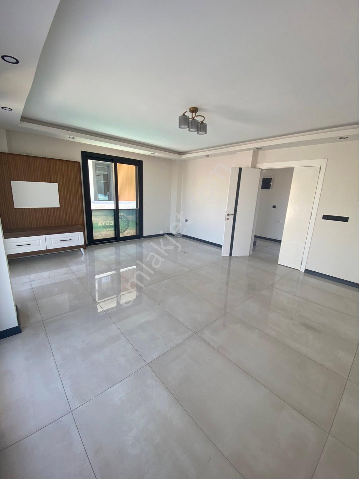 Didim Hisar Mahallesinde Ayrı Mutfak Ebeveyn Banyolu Havuzlu Bahçe Kullanım Alanı Olan 3 + 1 Villa - Görsel 6