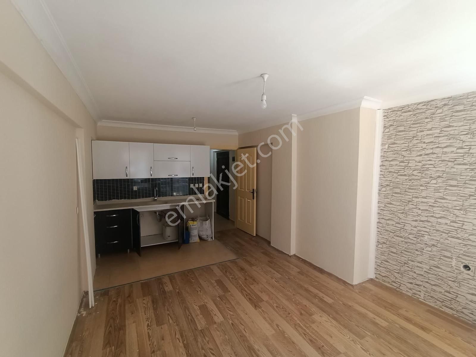 Kuşadası Ege Satılık Daire  KUŞADASI SATILIK MERKEZDE 2+1 DAİRE