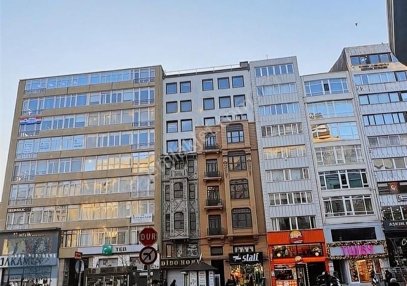 Şişli Cumhuriyet Satılık Dükkan & Mağaza Halaskargazi Caddesi'nin En İşlek Noktasında Cadde Üzeri Dükkan