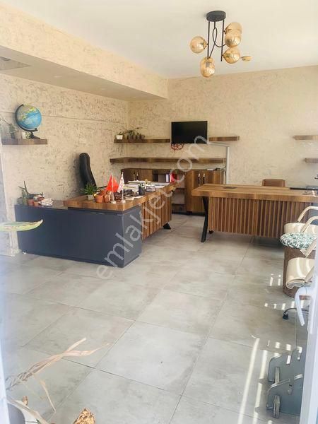 Gazimağusa Namık Kemal Kiralık Ofis  ‼️Salamis Cadde üzeri kiralık Ofis  ‼️Muhasebe  emlak bürosu yapabileceğiniz ‼️Zemin katı 