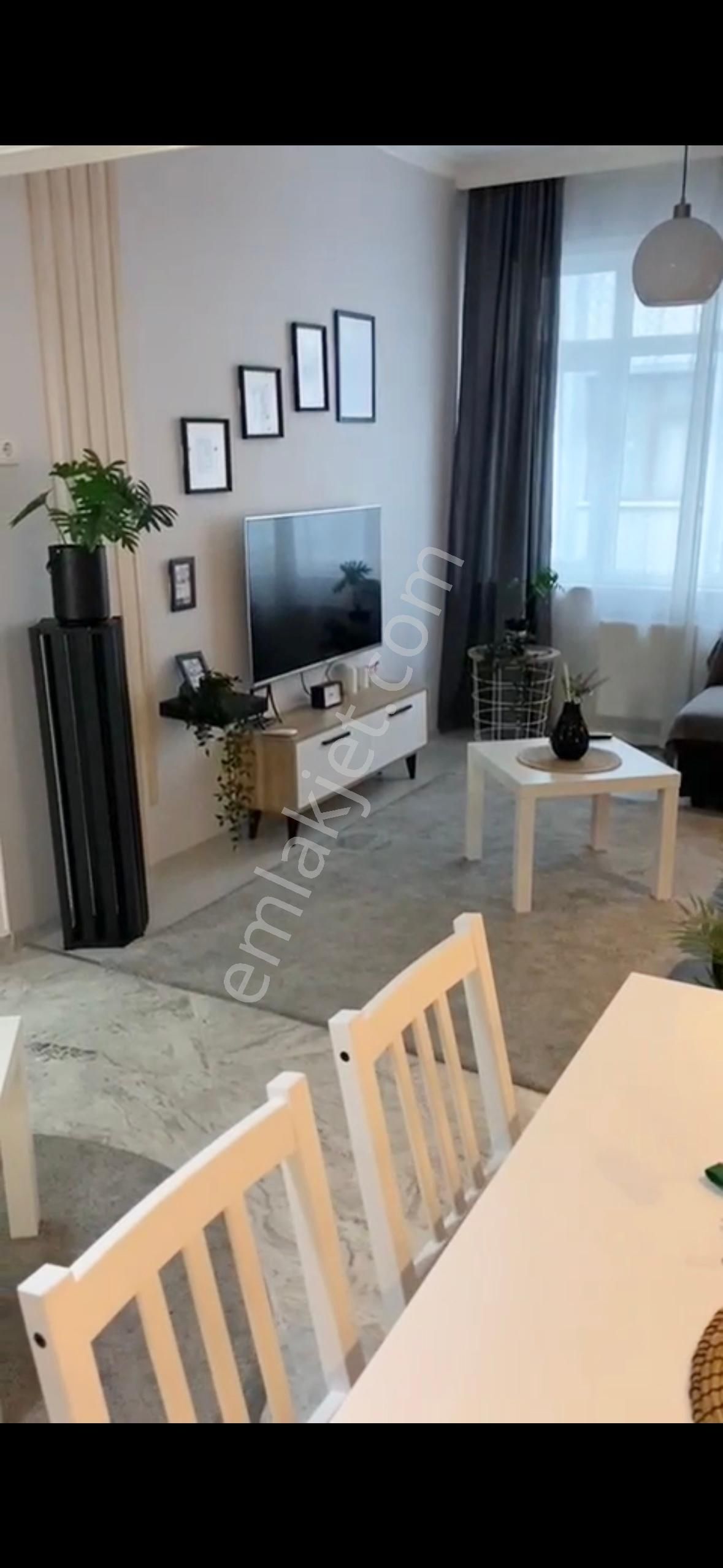 Fatih Molla Gürani Satılık Daire  AKŞENDEN FATİH FINDIKZADE OĞUZHAN CADDE 1. KAT ULTRA LÜKS 3+1 EŞYALARIYLA SATILIK DAİRE