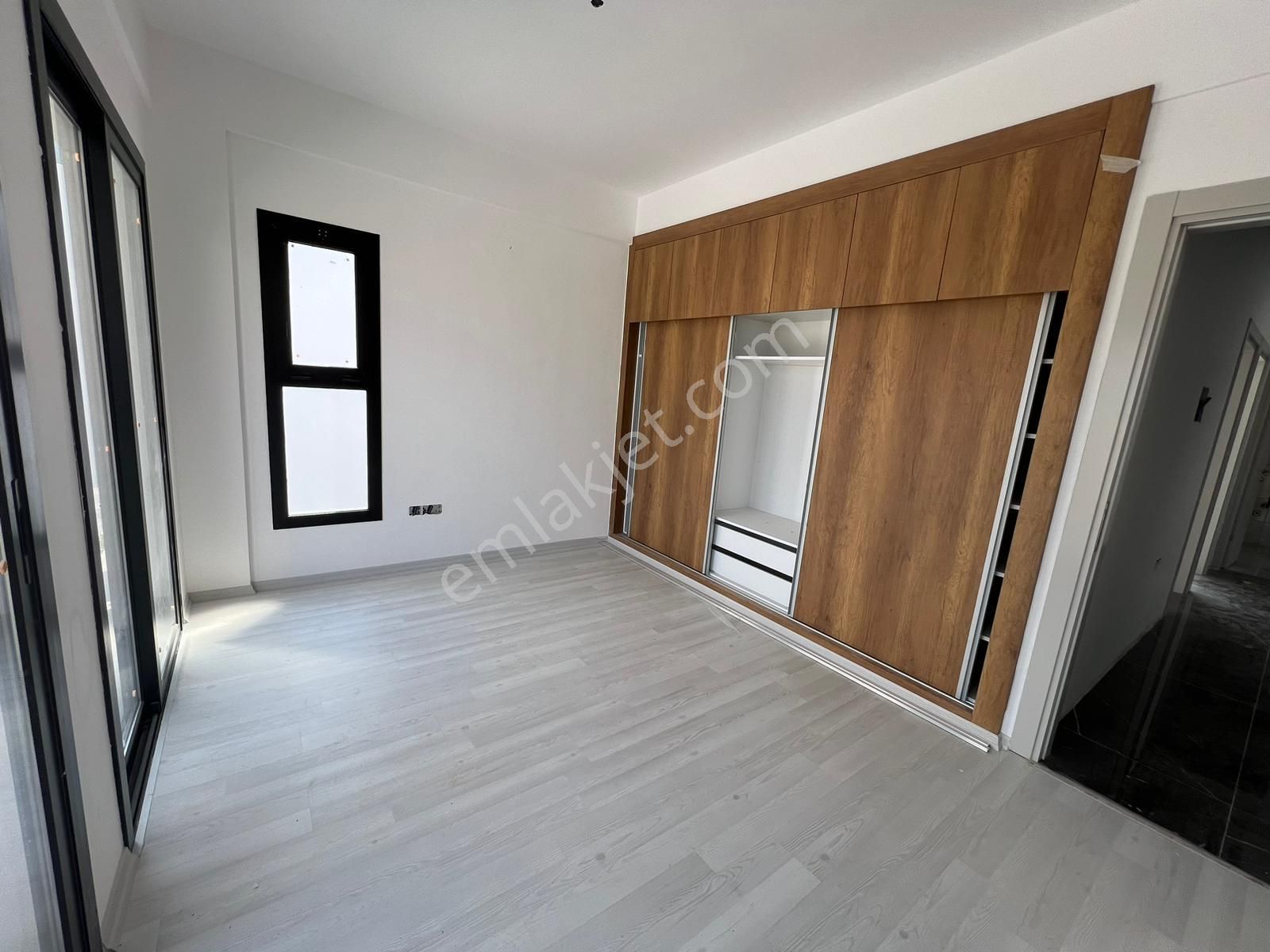 Girne Karşiyaka'da Satılık 3+1 Teslime Hazır İkiz Villa  !!! - Görsel 10