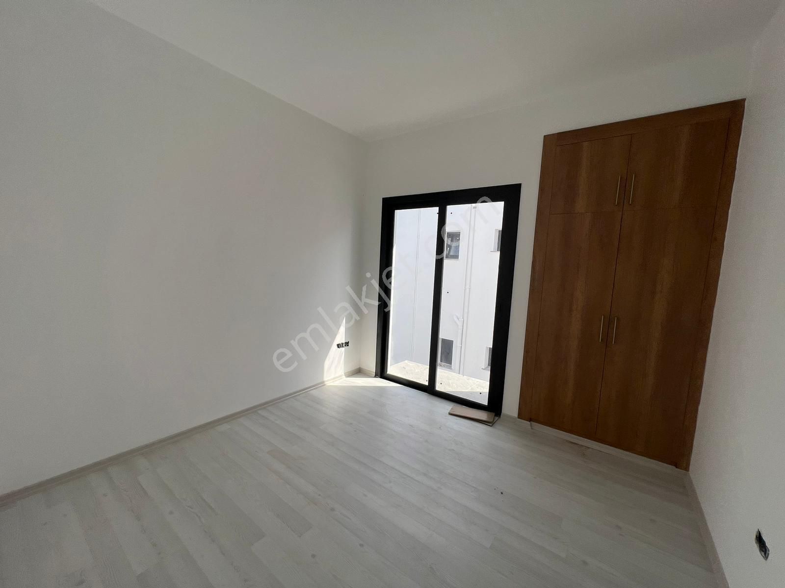 Girne Karşiyaka'da Satılık 3+1 Teslime Hazır İkiz Villa  !!! - Görsel 9