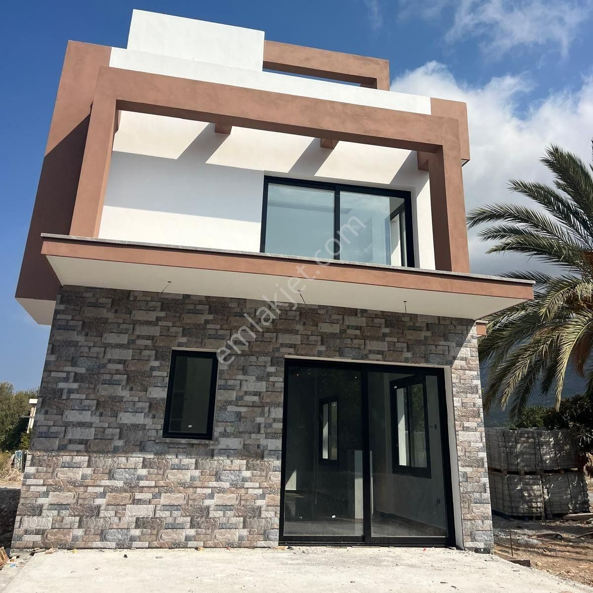 Girne Karşıyaka Köyü Satılık Villa Girne Karşiyaka'da Satılık 3+1 Teslime Hazır İkiz Villa  !!!